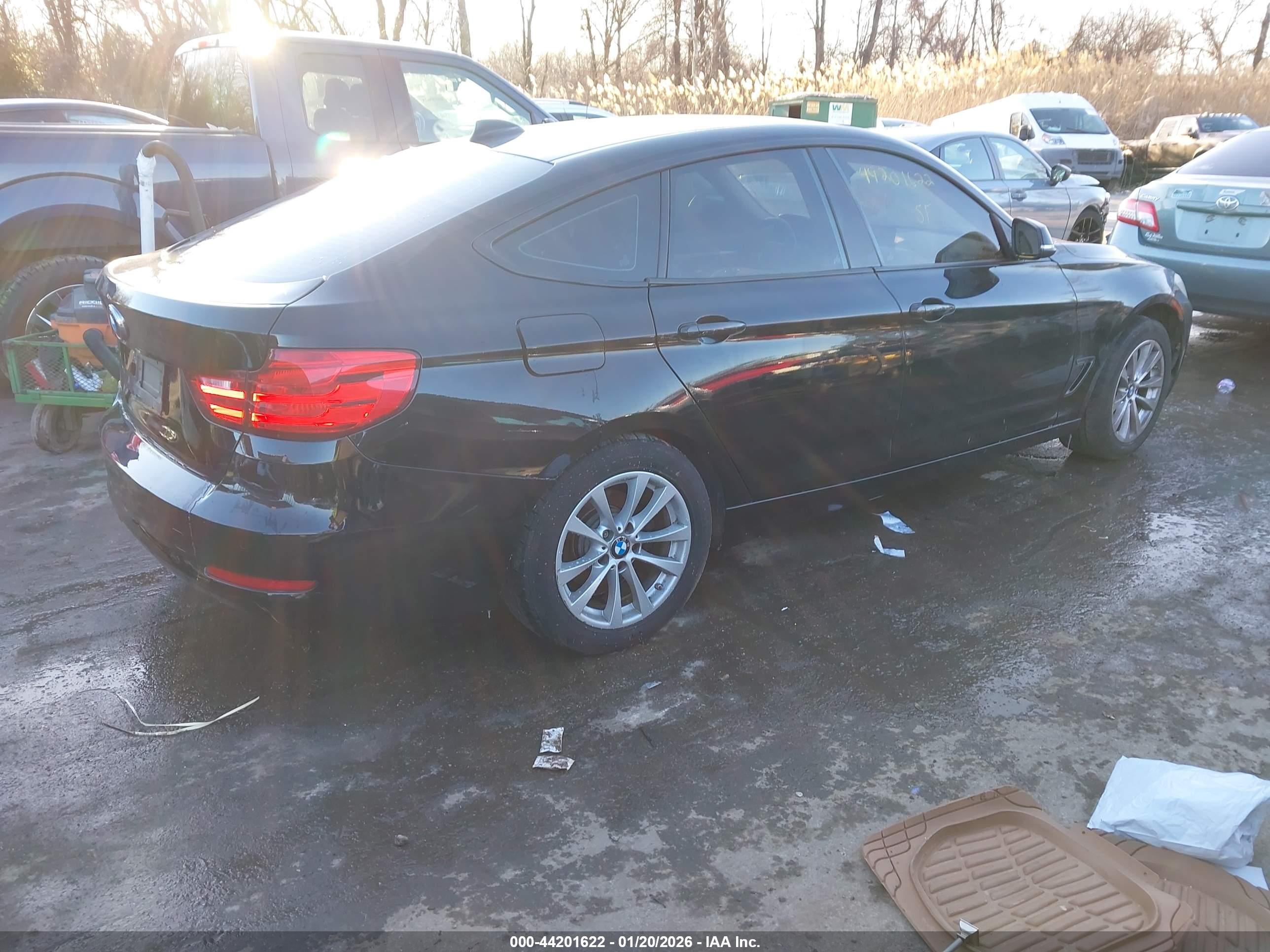 BMW 328I image 4