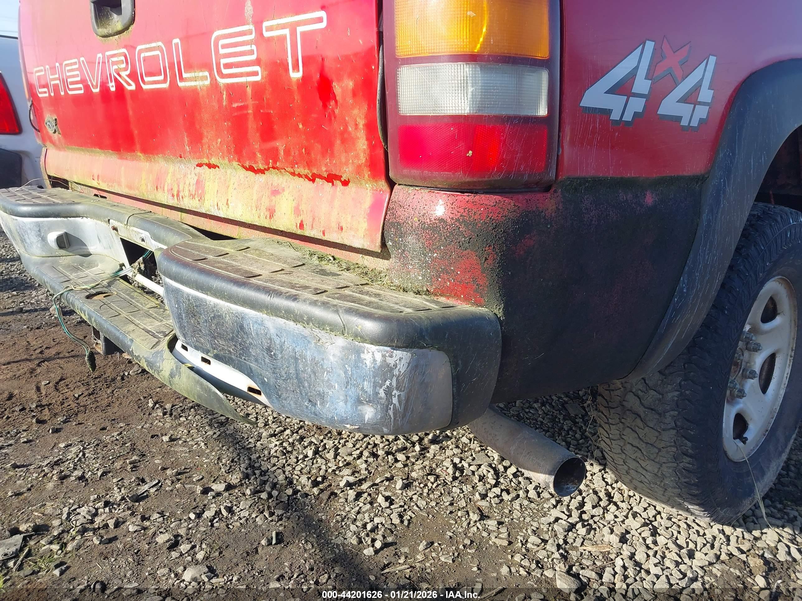 CHEVROLET SILVERADO image 6