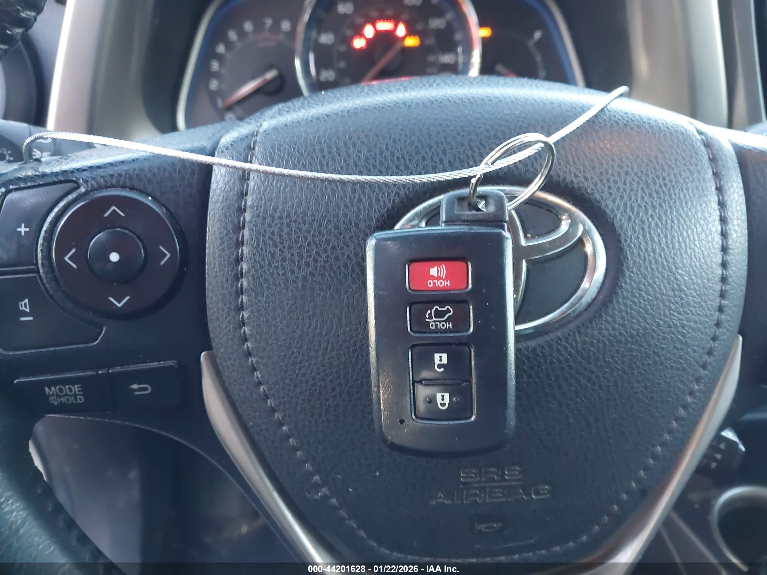 TOYOTA RAV4 image 11