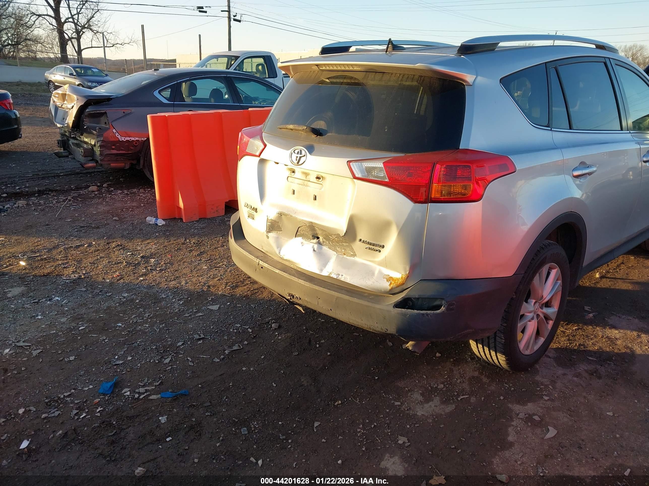 TOYOTA RAV4 image 6