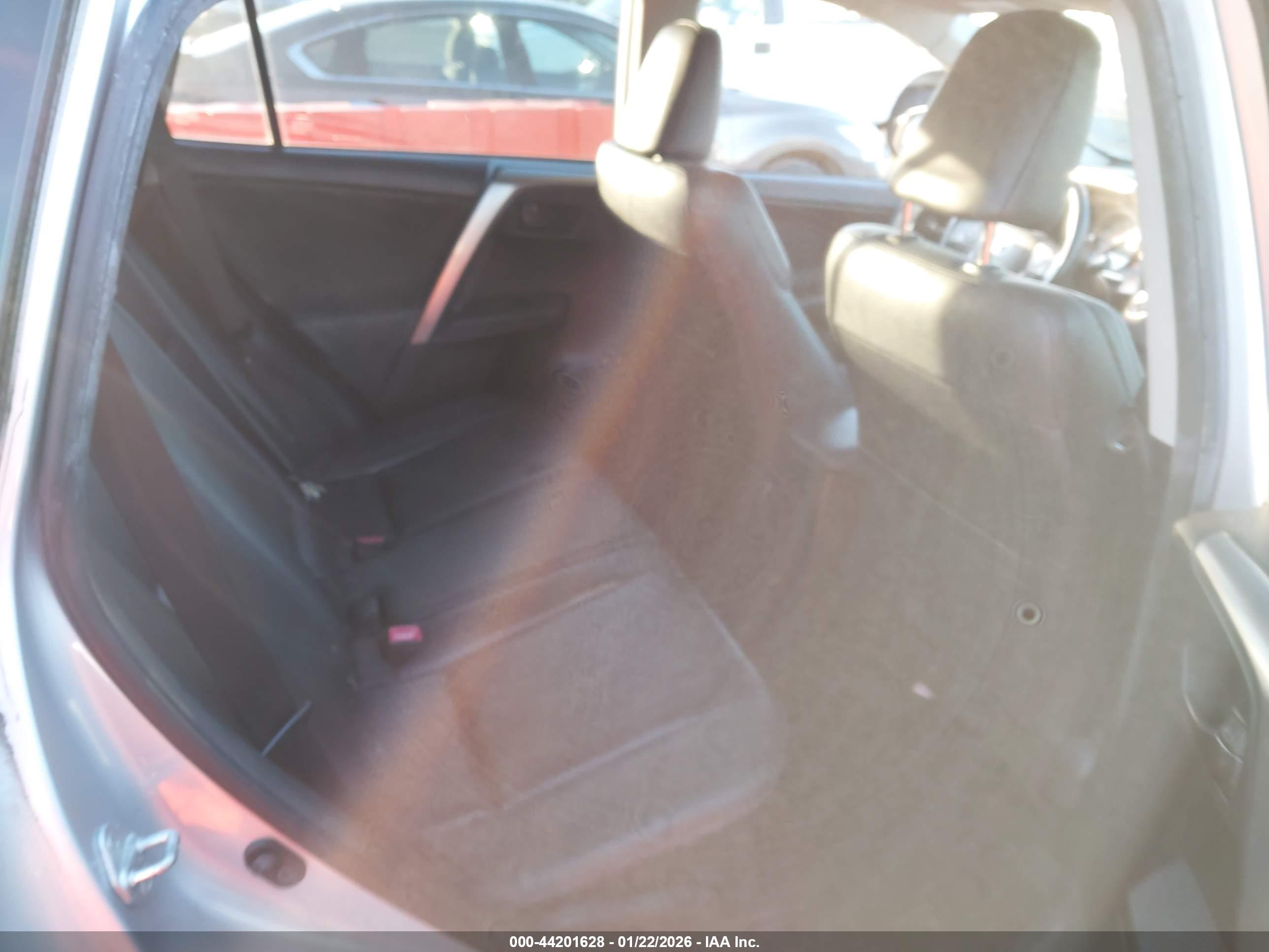 TOYOTA RAV4 image 8
