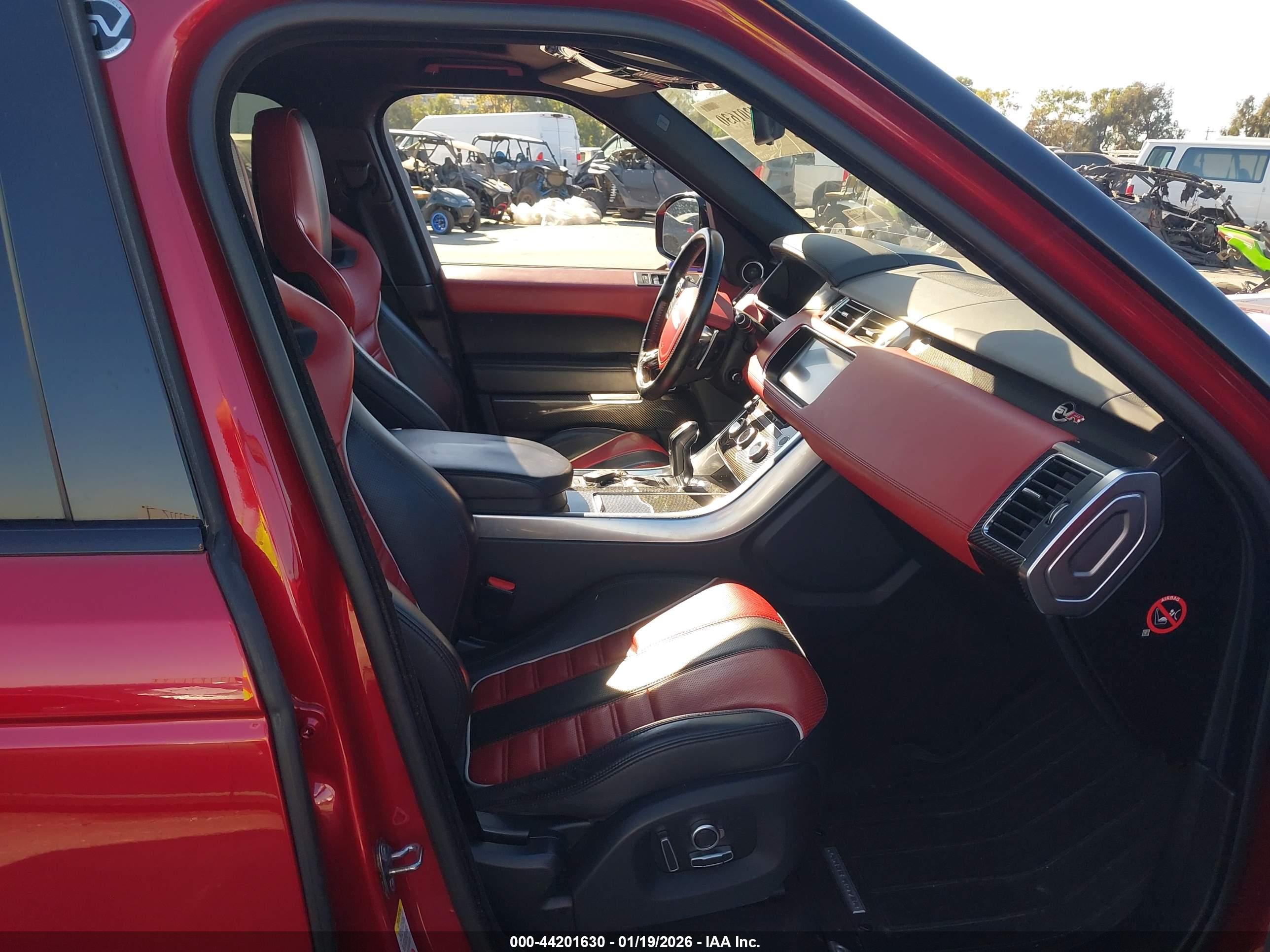 LAND ROVER image 5