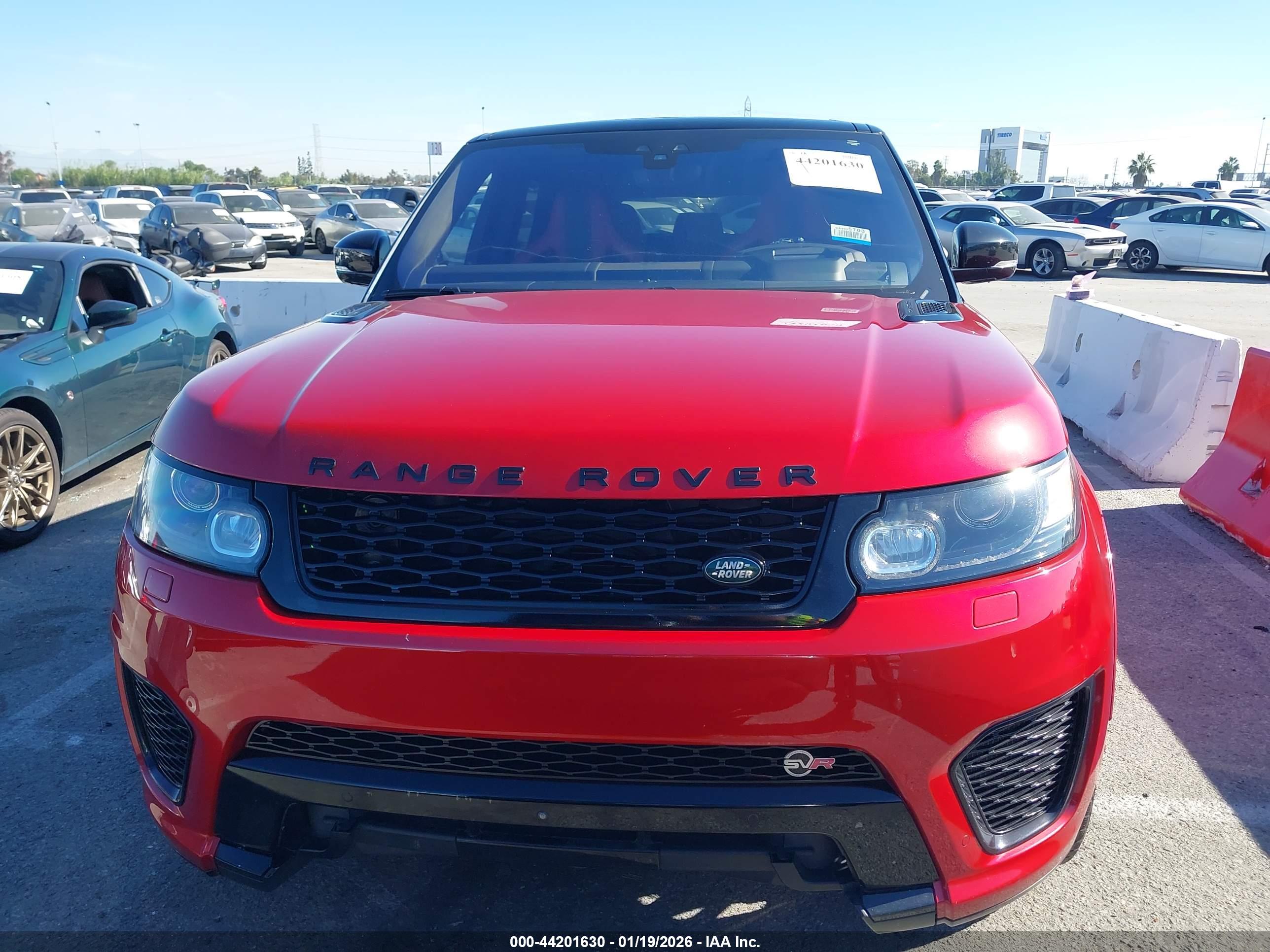 LAND ROVER image 6