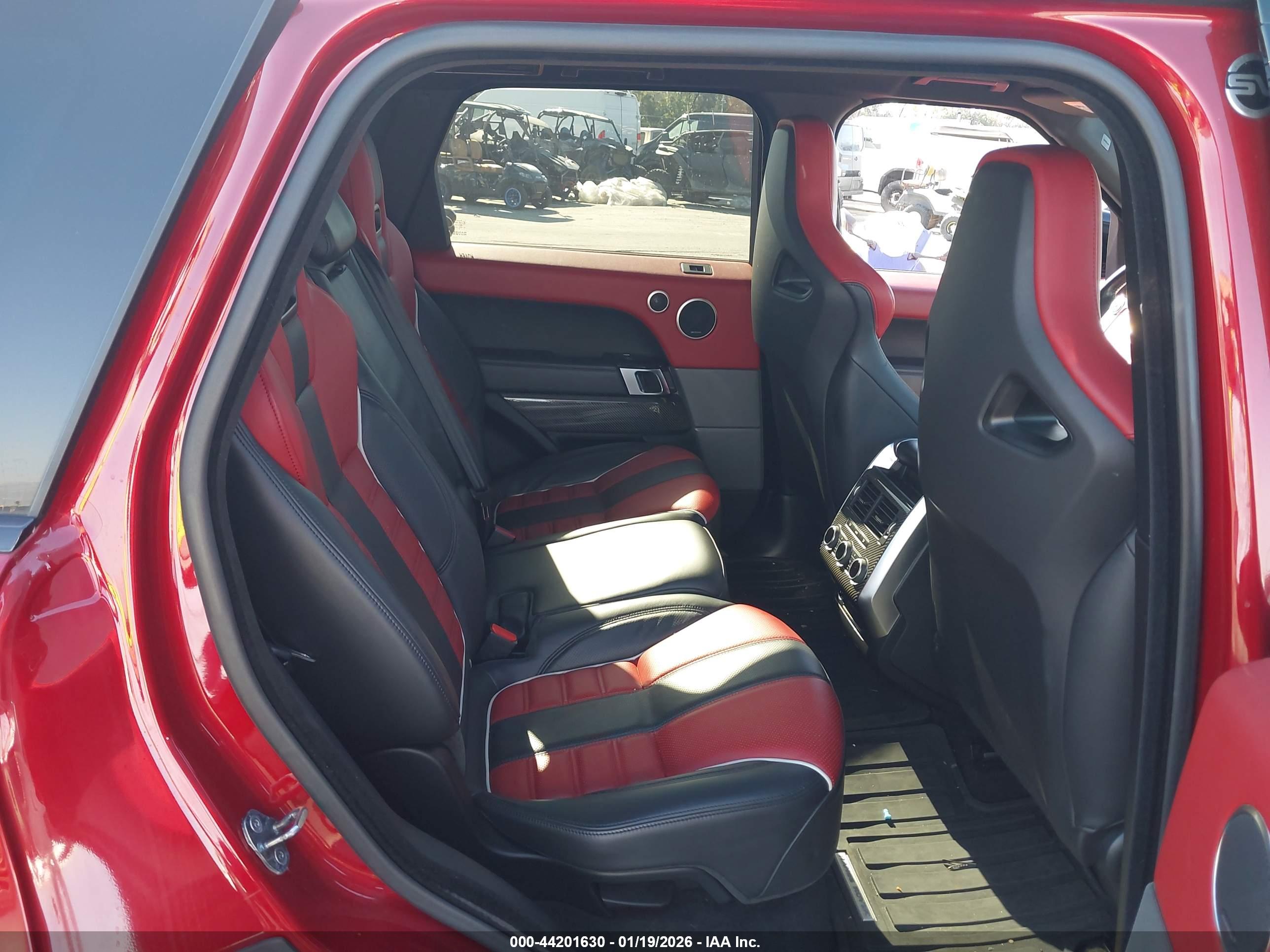 LAND ROVER image 8