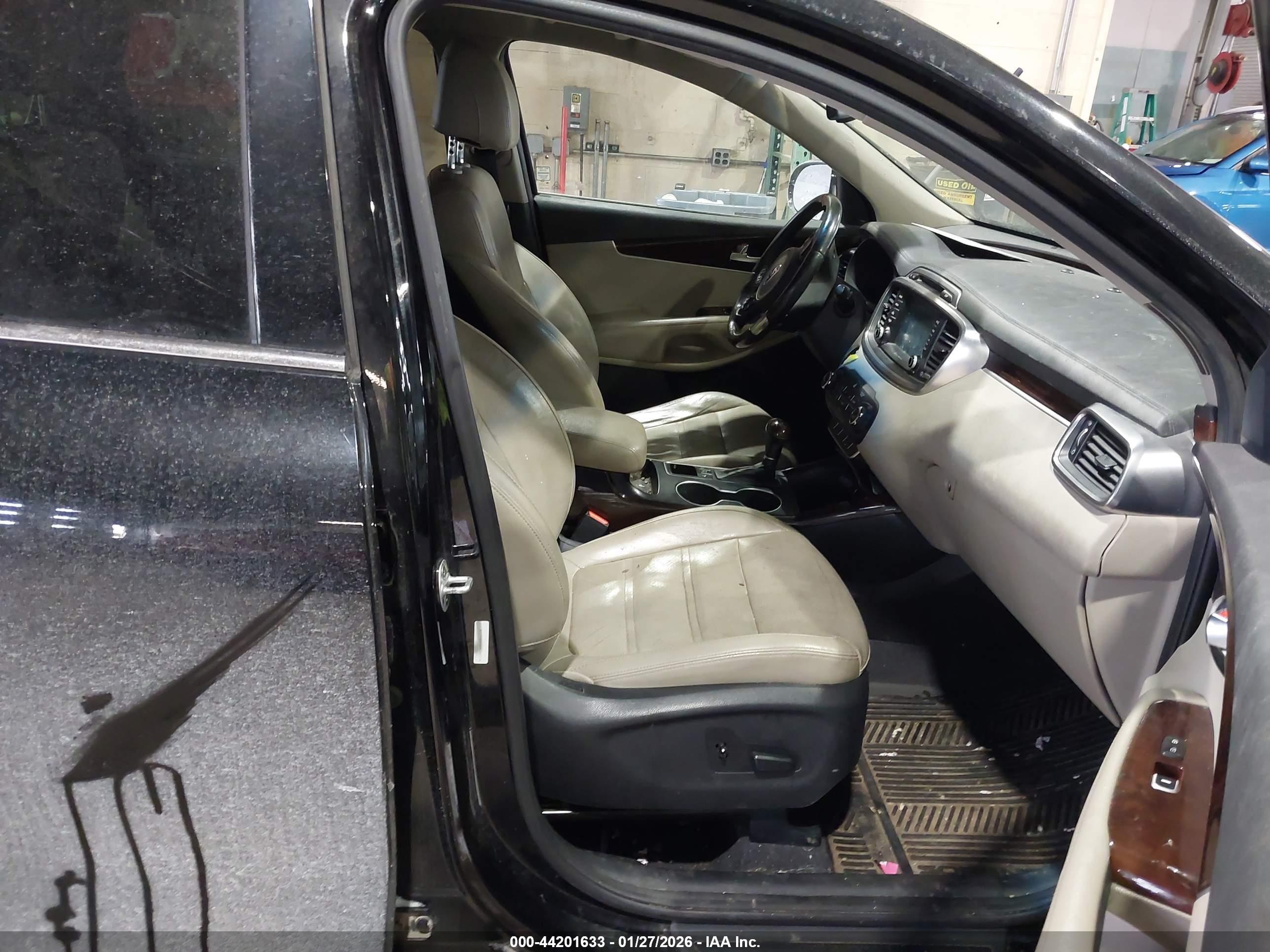 KIA SORENTO image 5