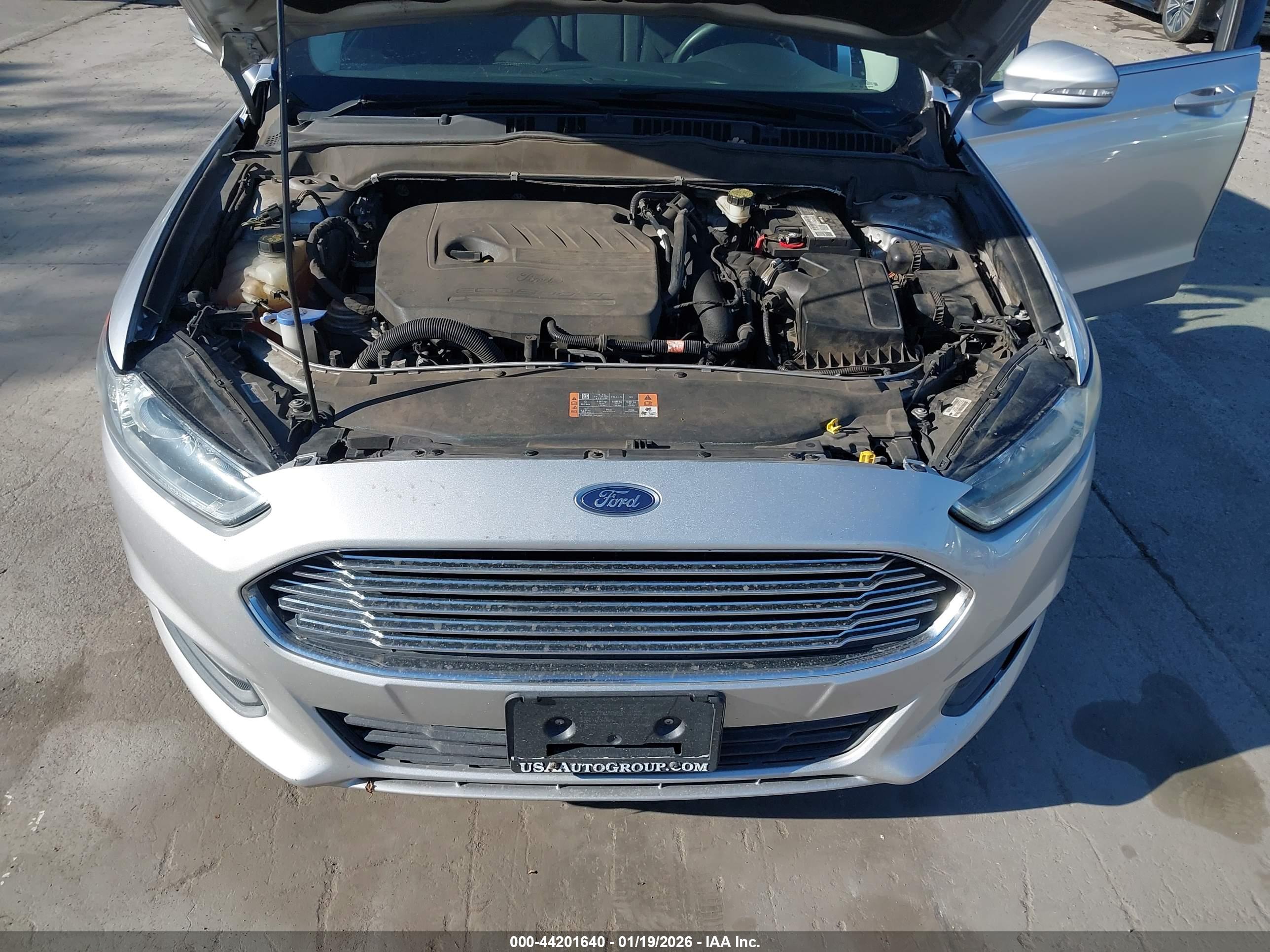 FORD FUSION image 10