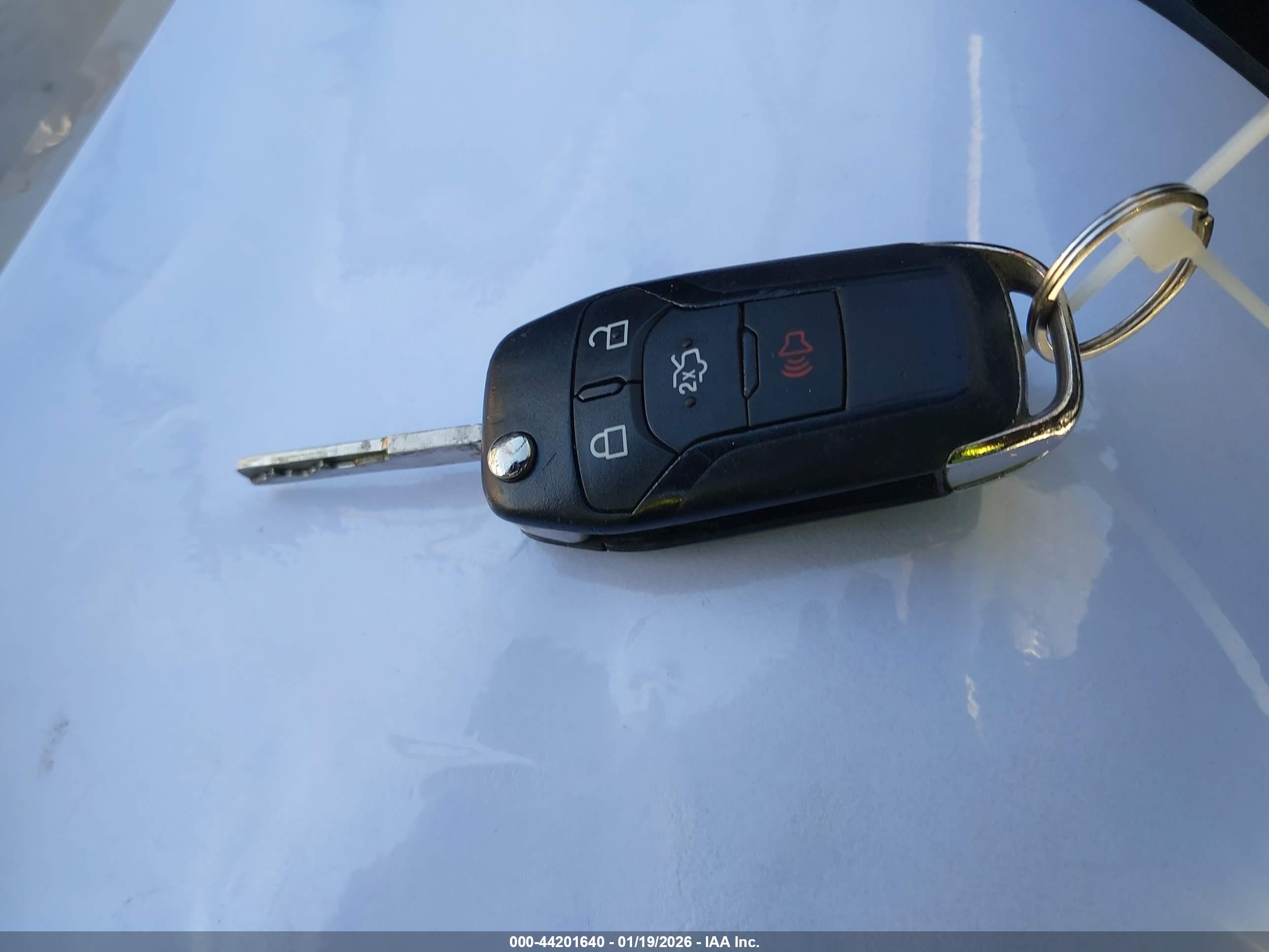 FORD FUSION image 11