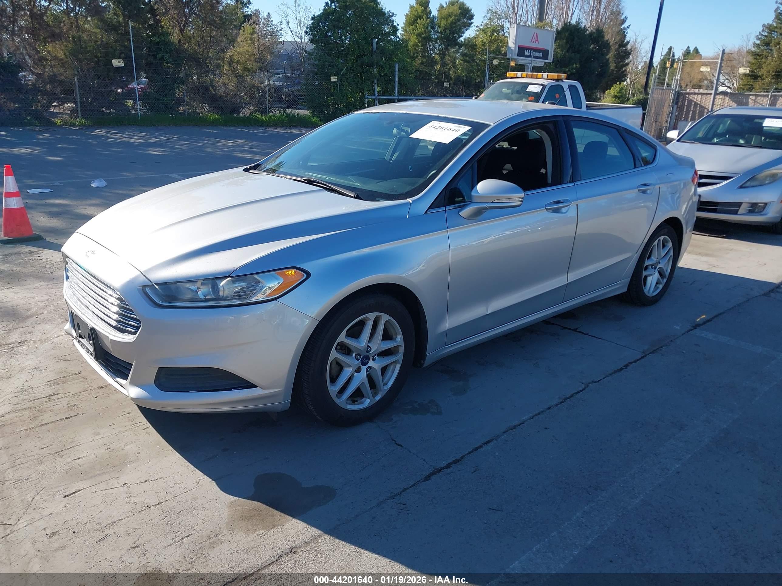 FORD FUSION image 2