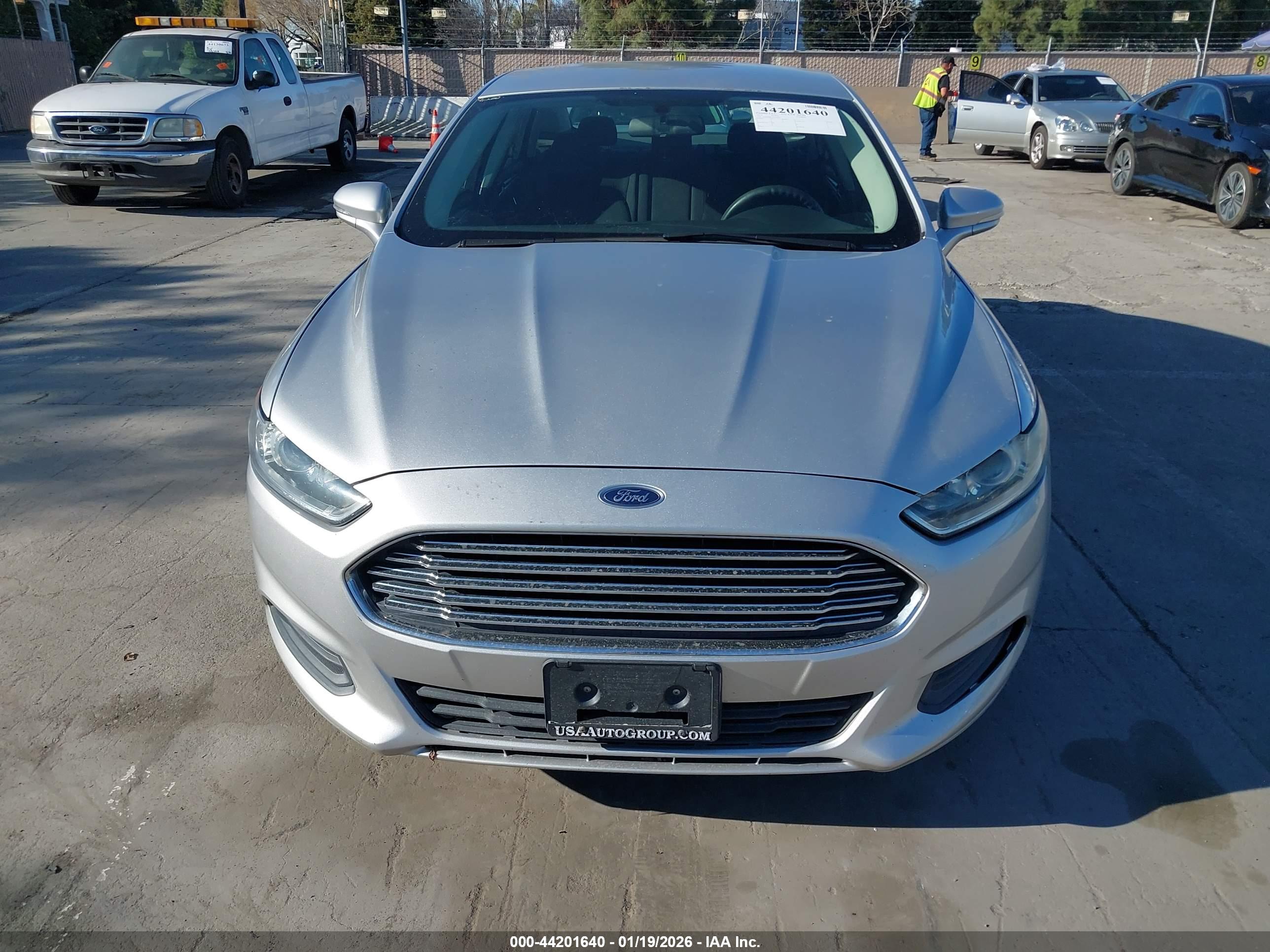 FORD FUSION image 6