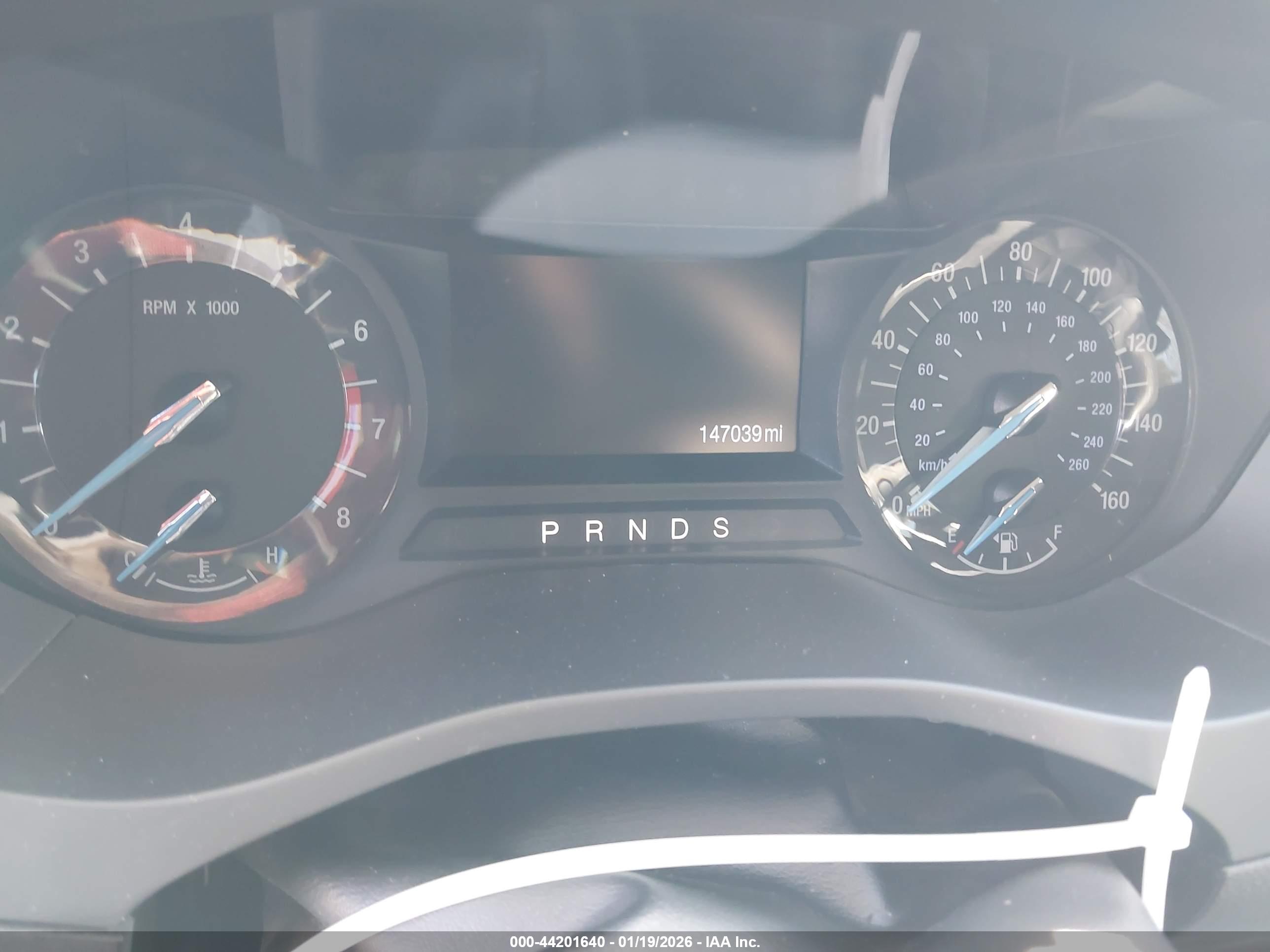 FORD FUSION image 7