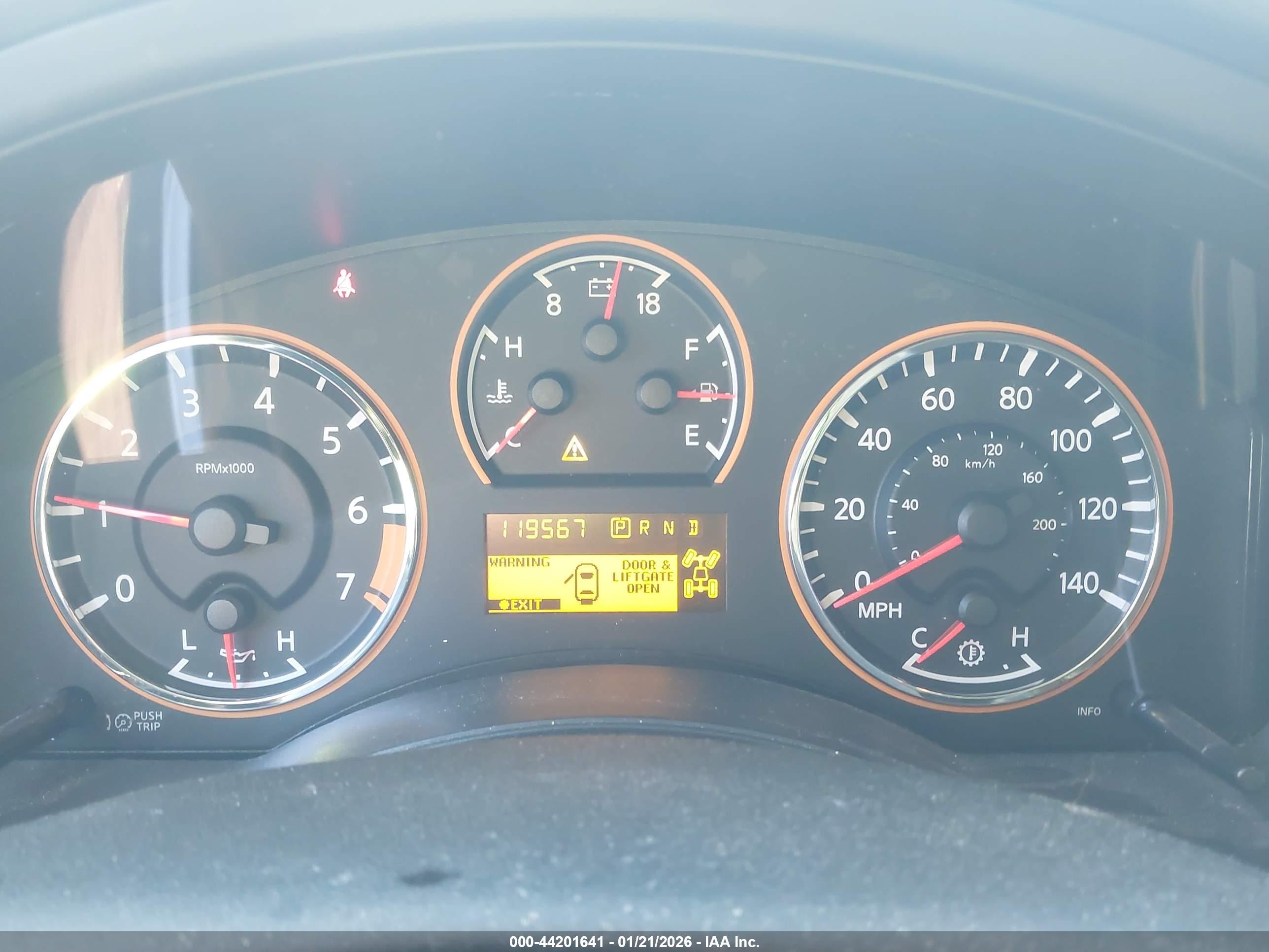 NISSAN ARMADA image 7