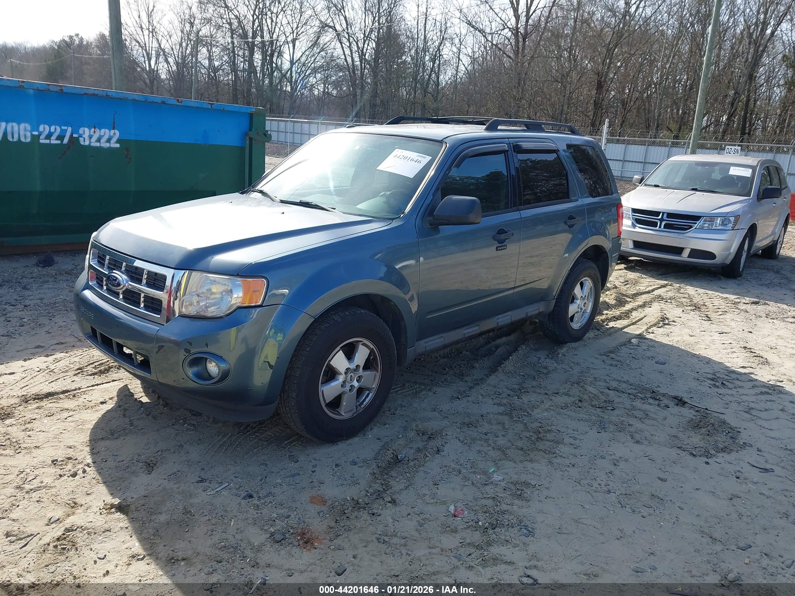 FORD ESCAPE image 2