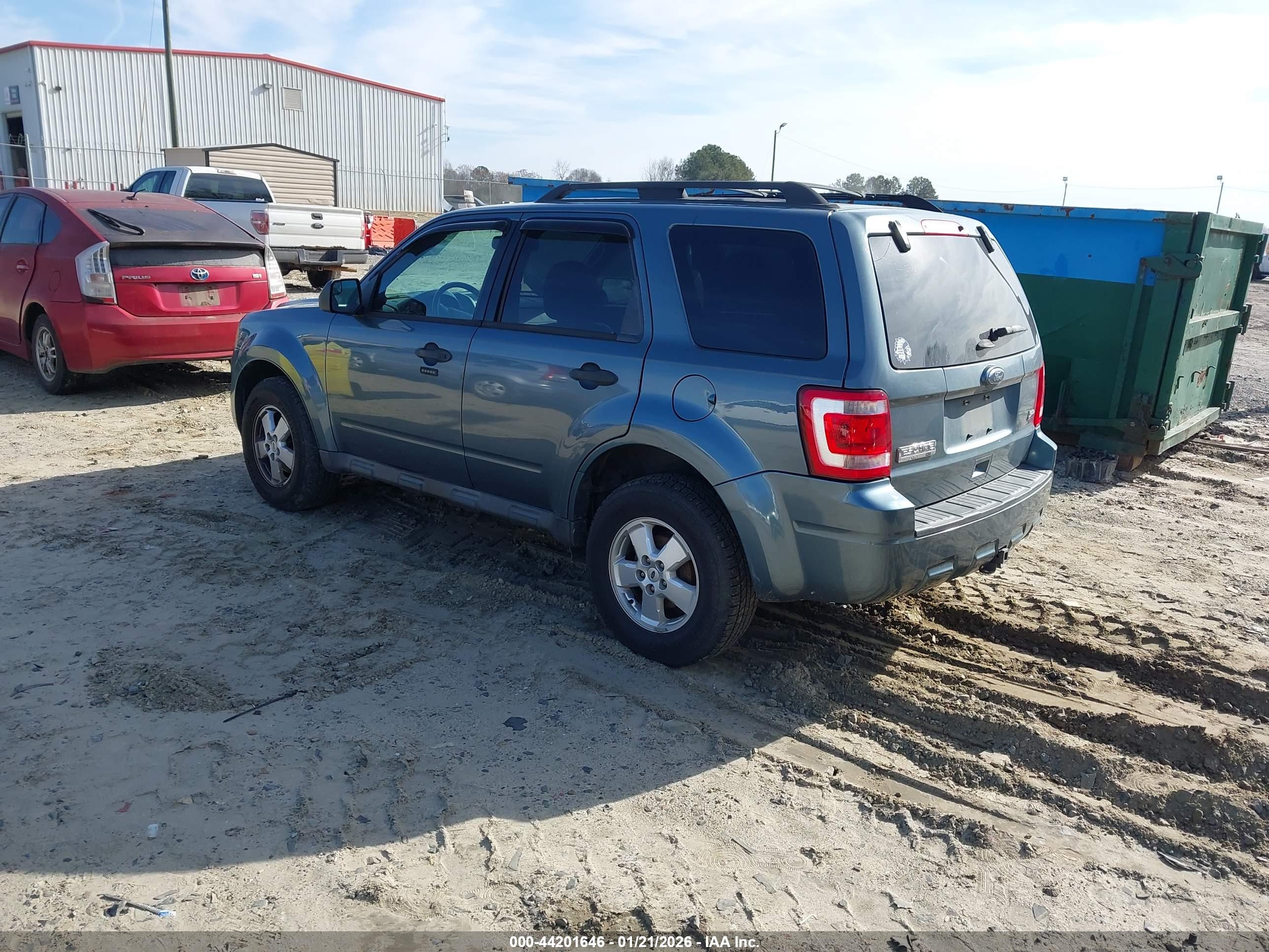 FORD ESCAPE image 3