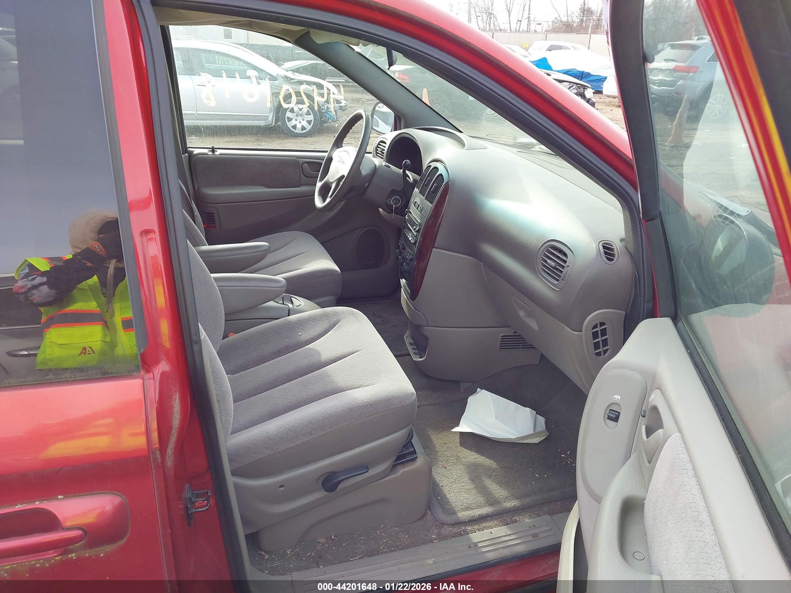 CHRYSLER TOWN image 5