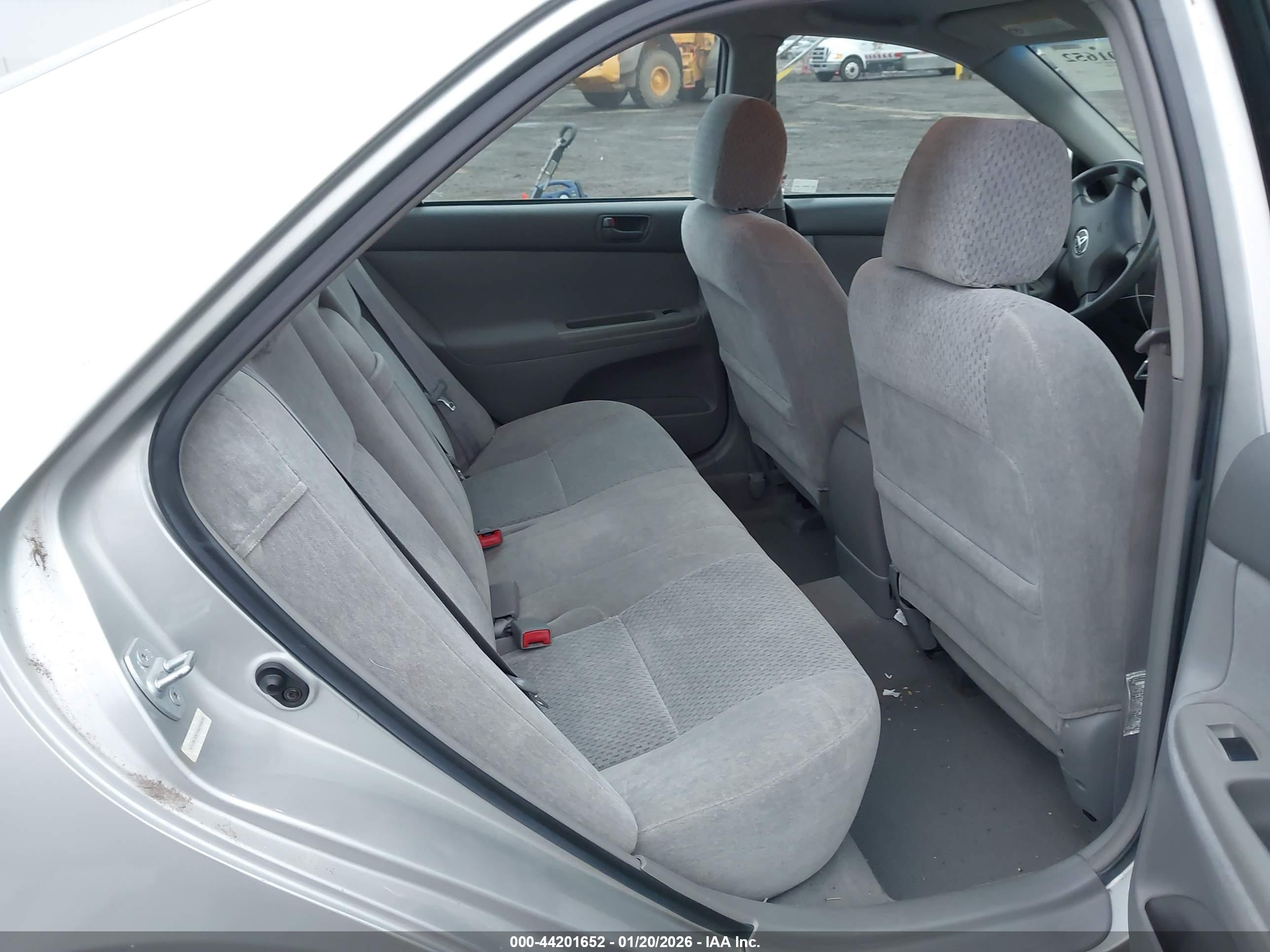 TOYOTA CAMRY image 8