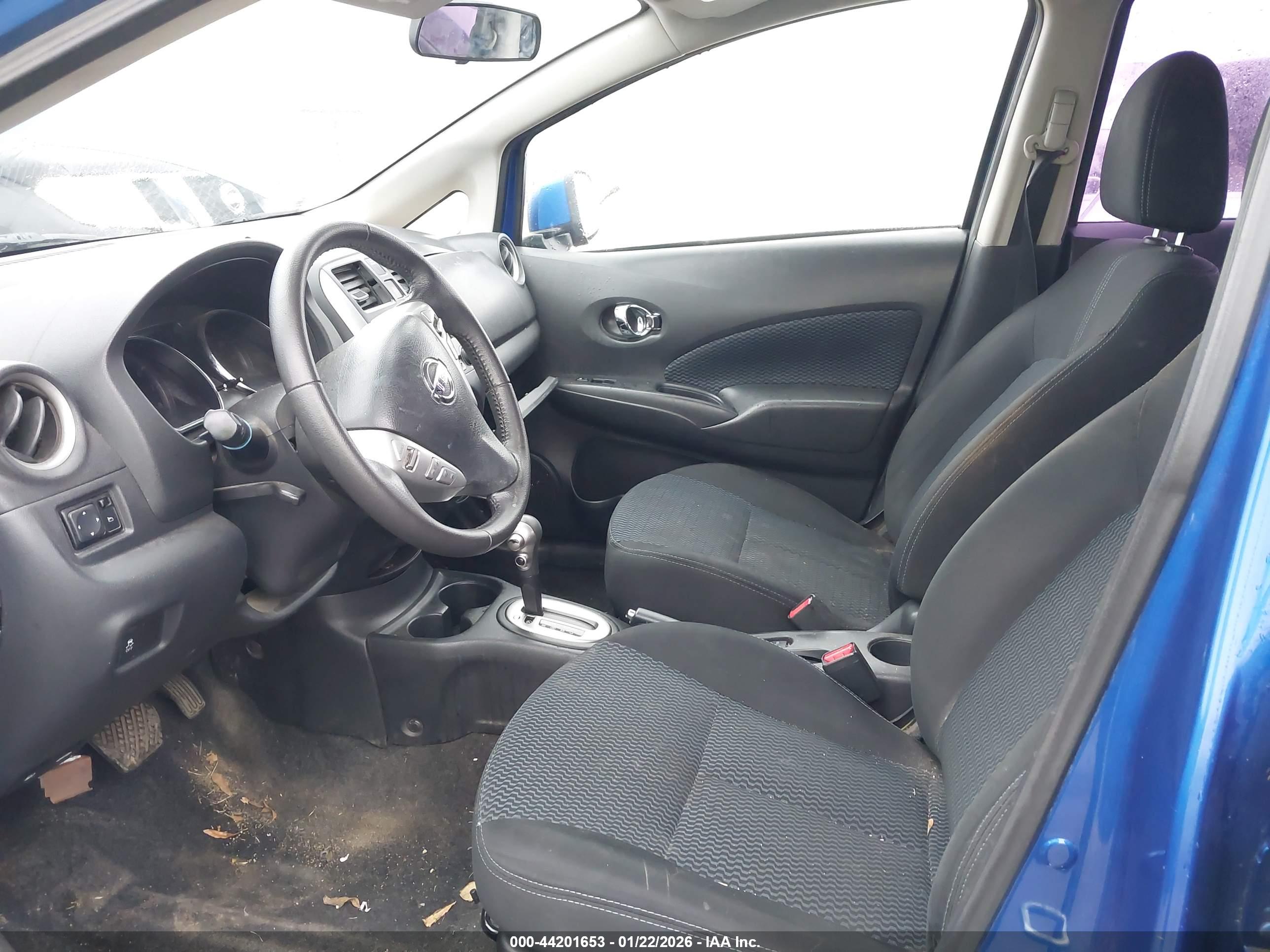 NISSAN VERSA image 5
