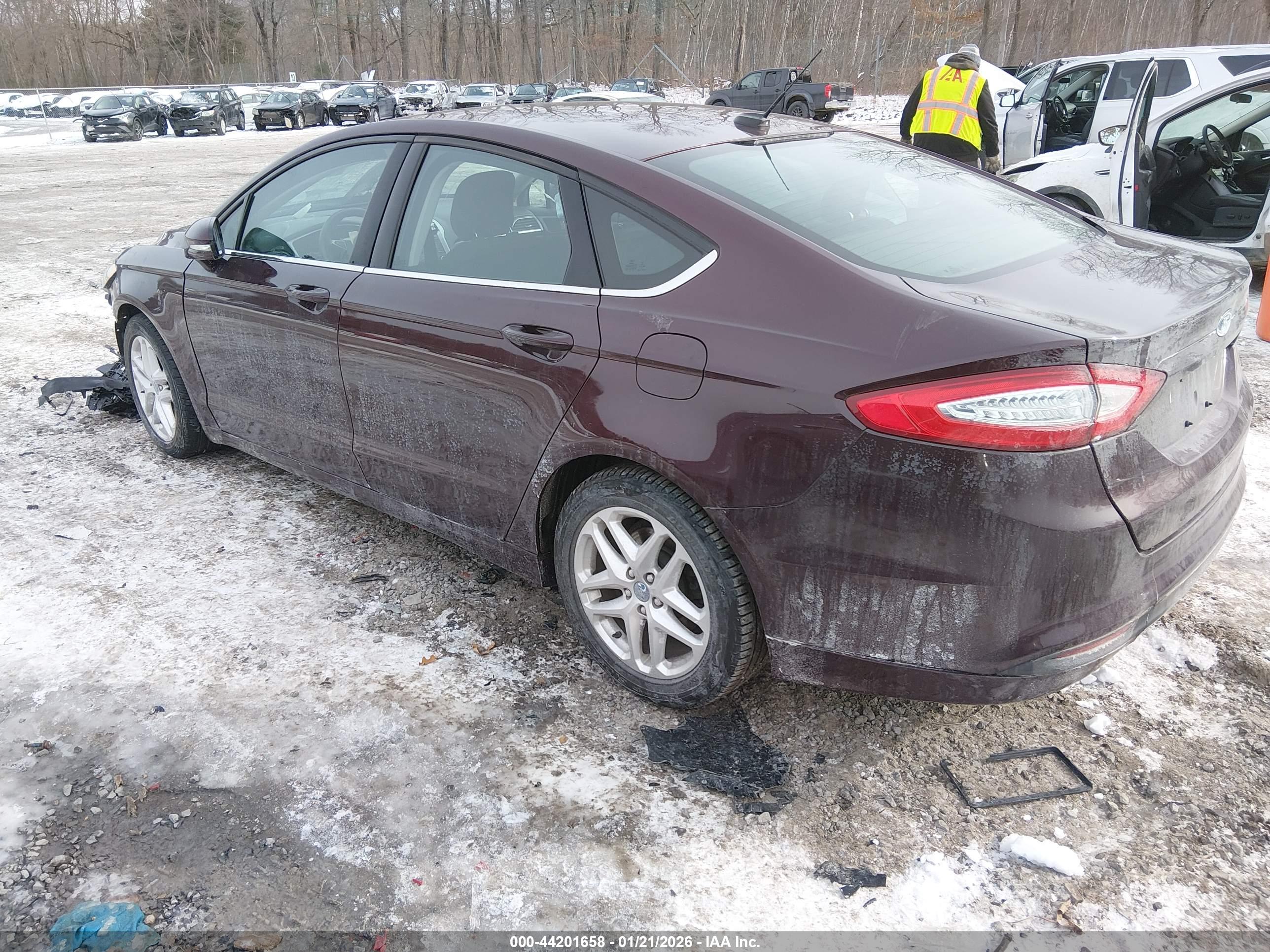 FORD FUSION image 3
