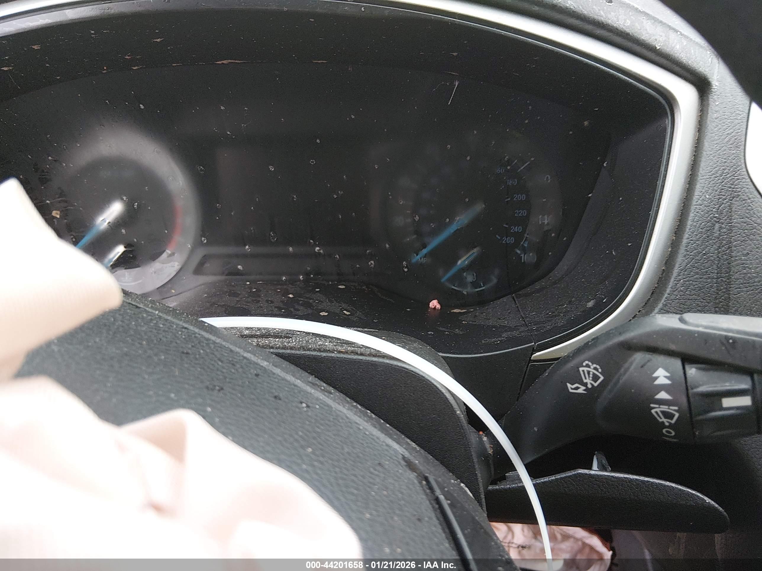 FORD FUSION image 7