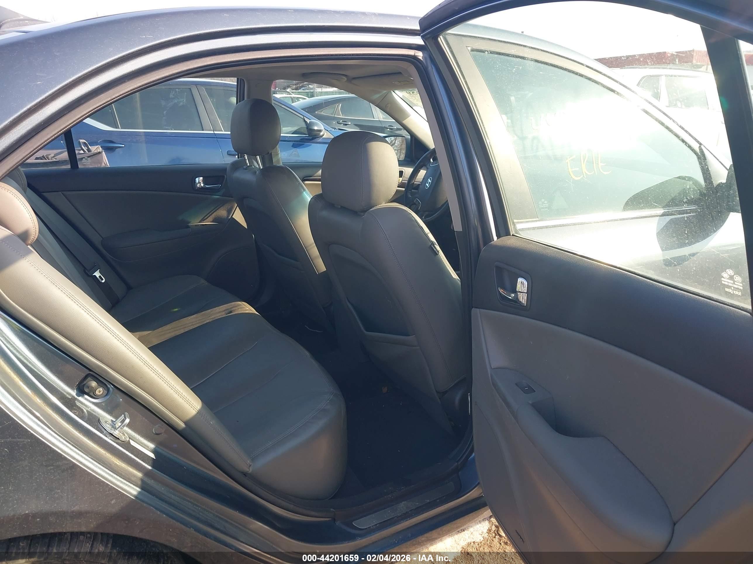 HYUNDAI SONATA image 8