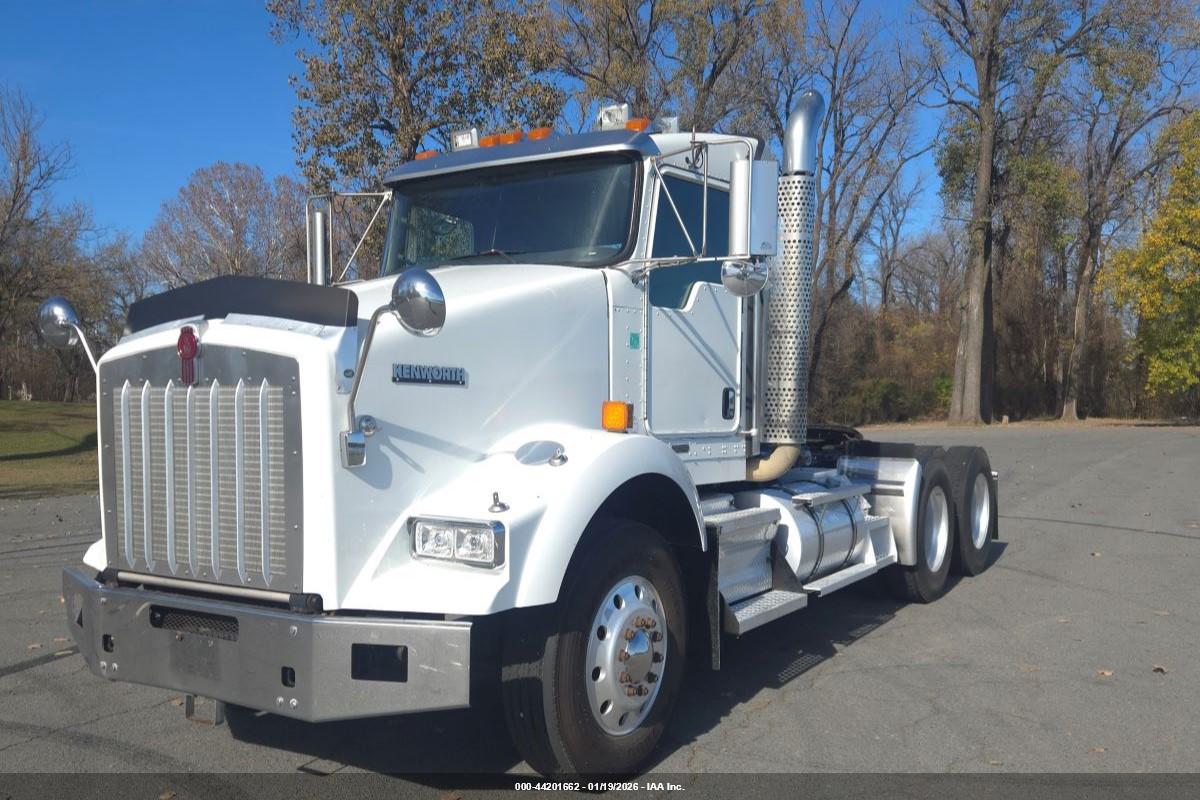 KENWORTH CONSTRUCTION image 2