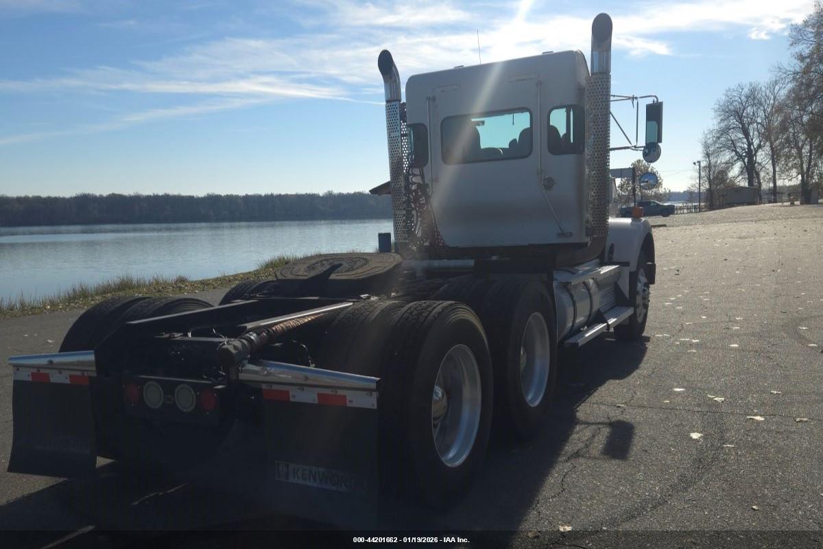 KENWORTH CONSTRUCTION image 4