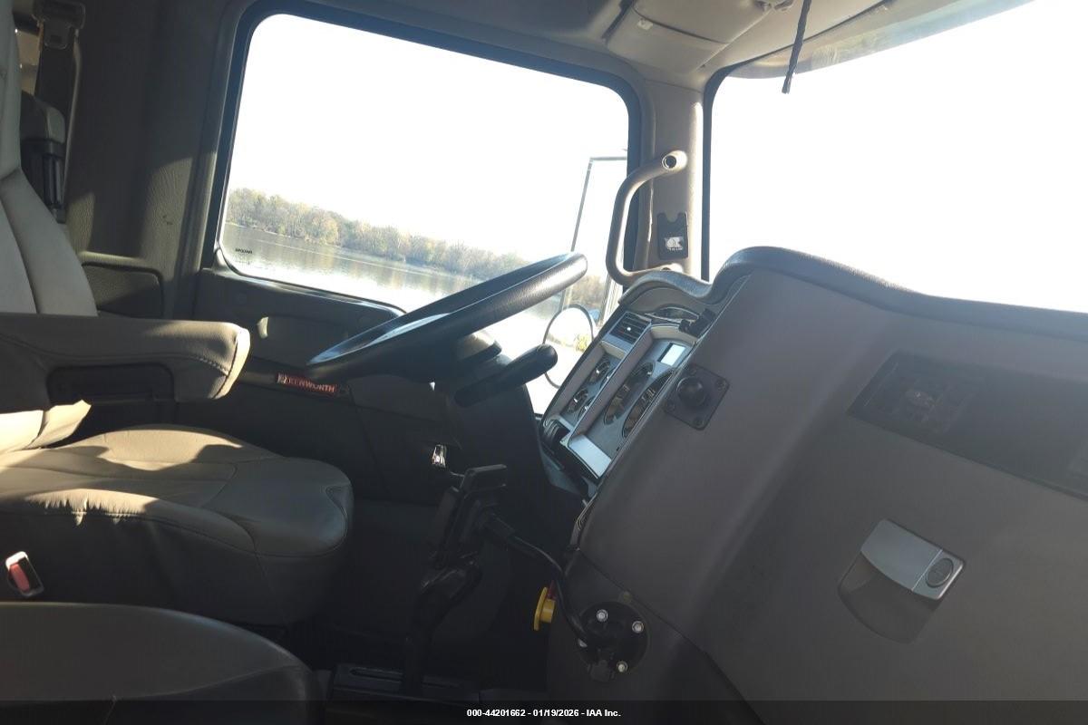 KENWORTH CONSTRUCTION image 5