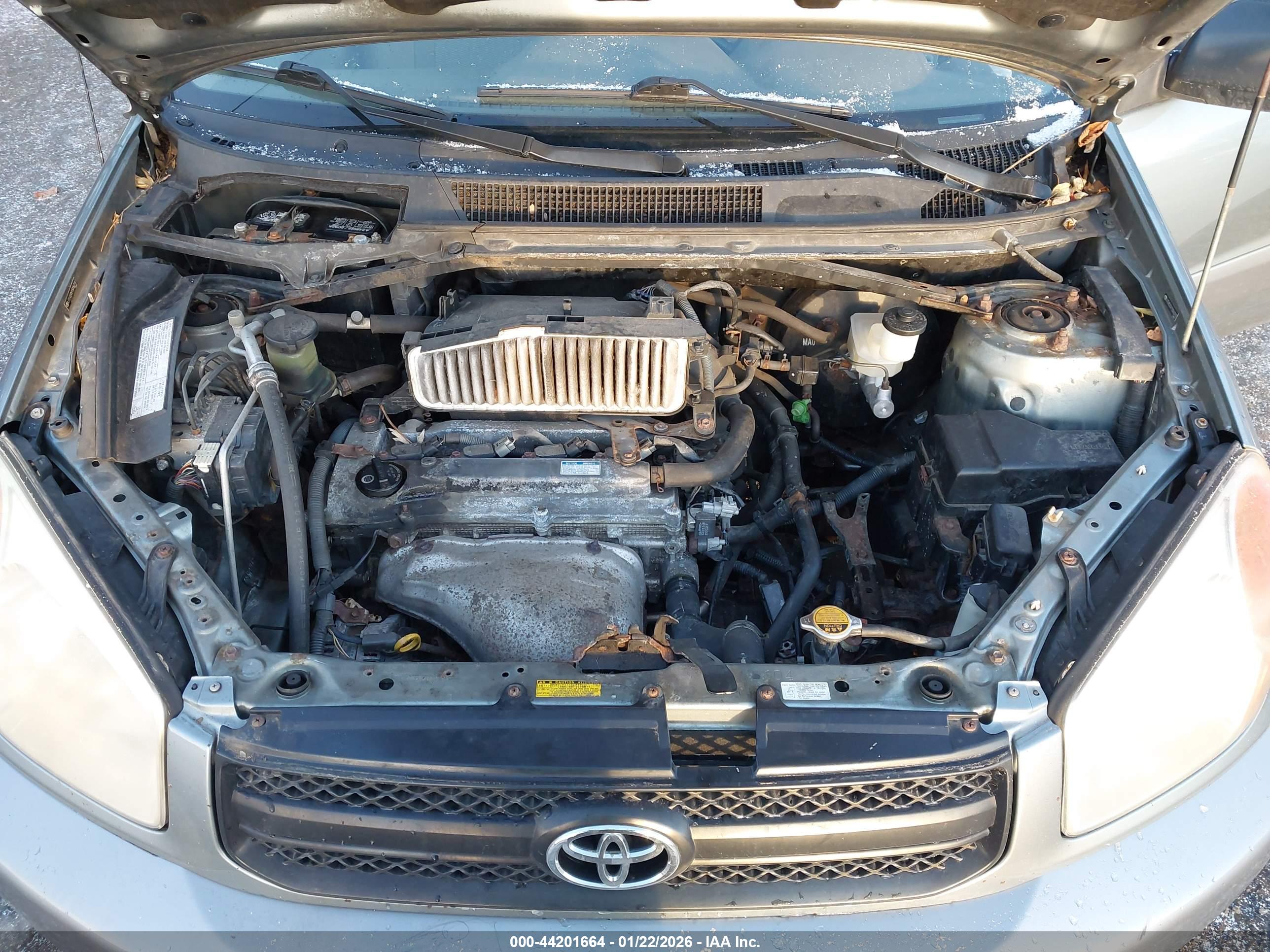 TOYOTA RAV4 image 10