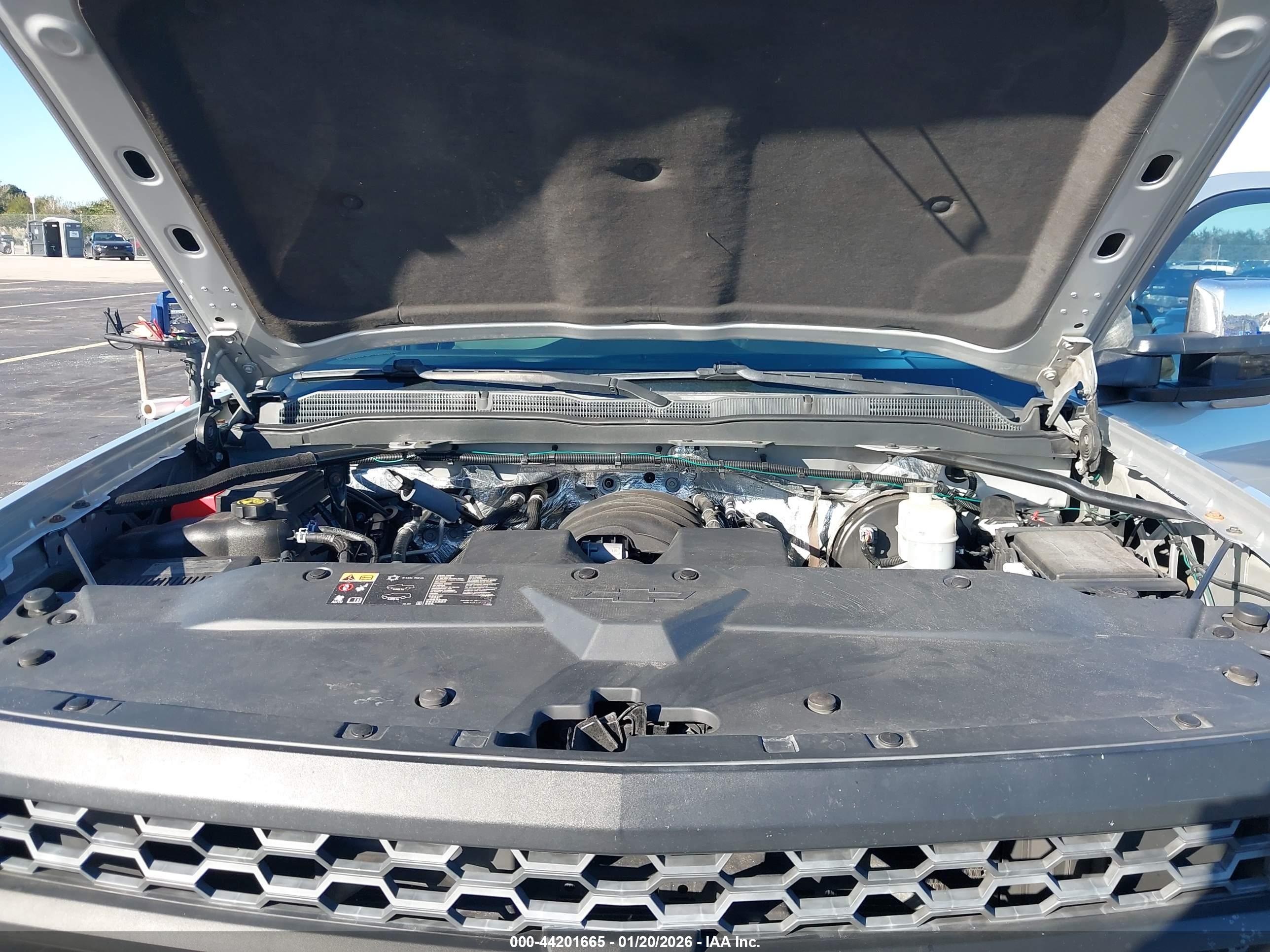 CHEVROLET SILVERADO image 10