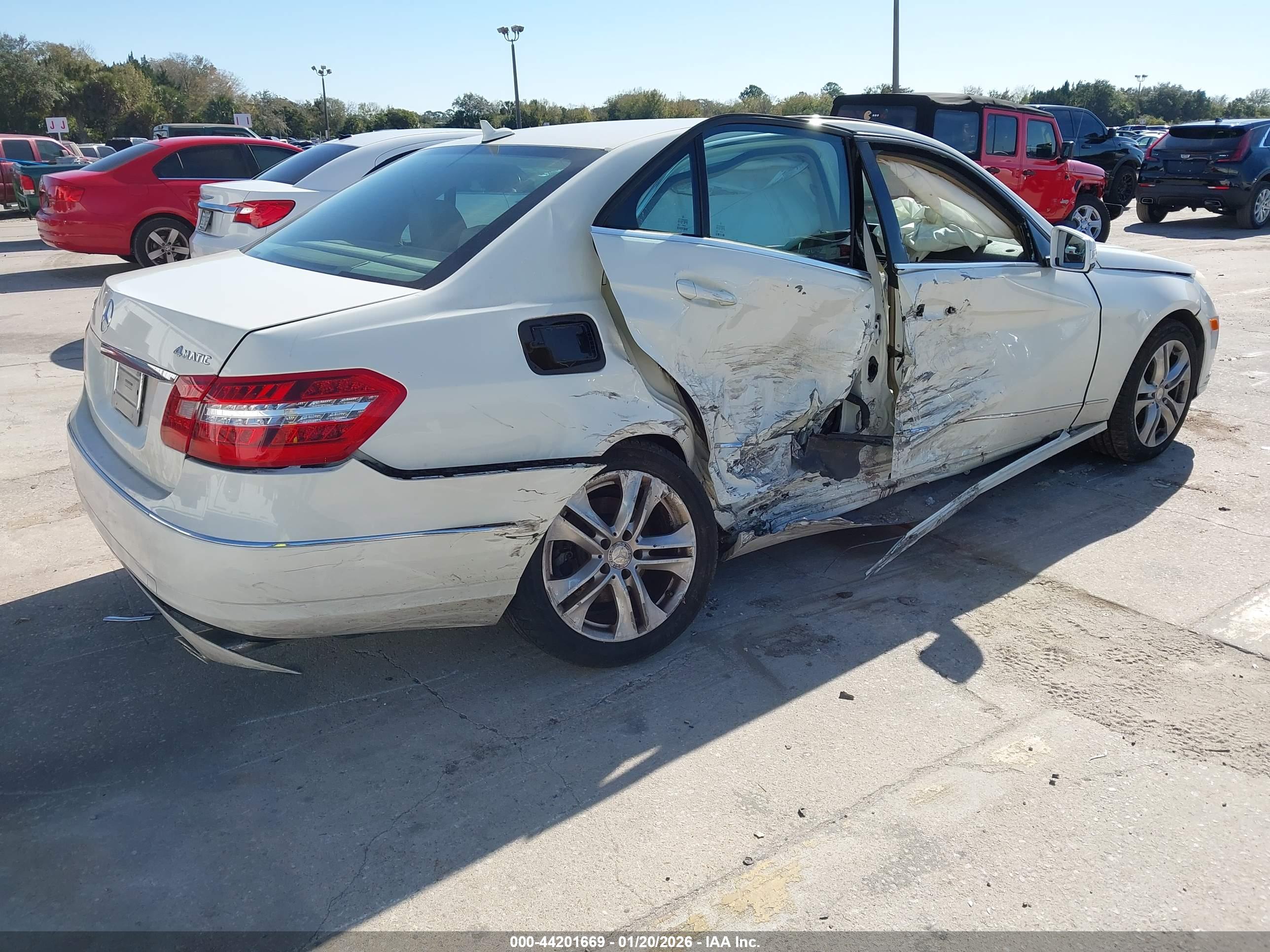 MERCEDES-BENZ E image 4