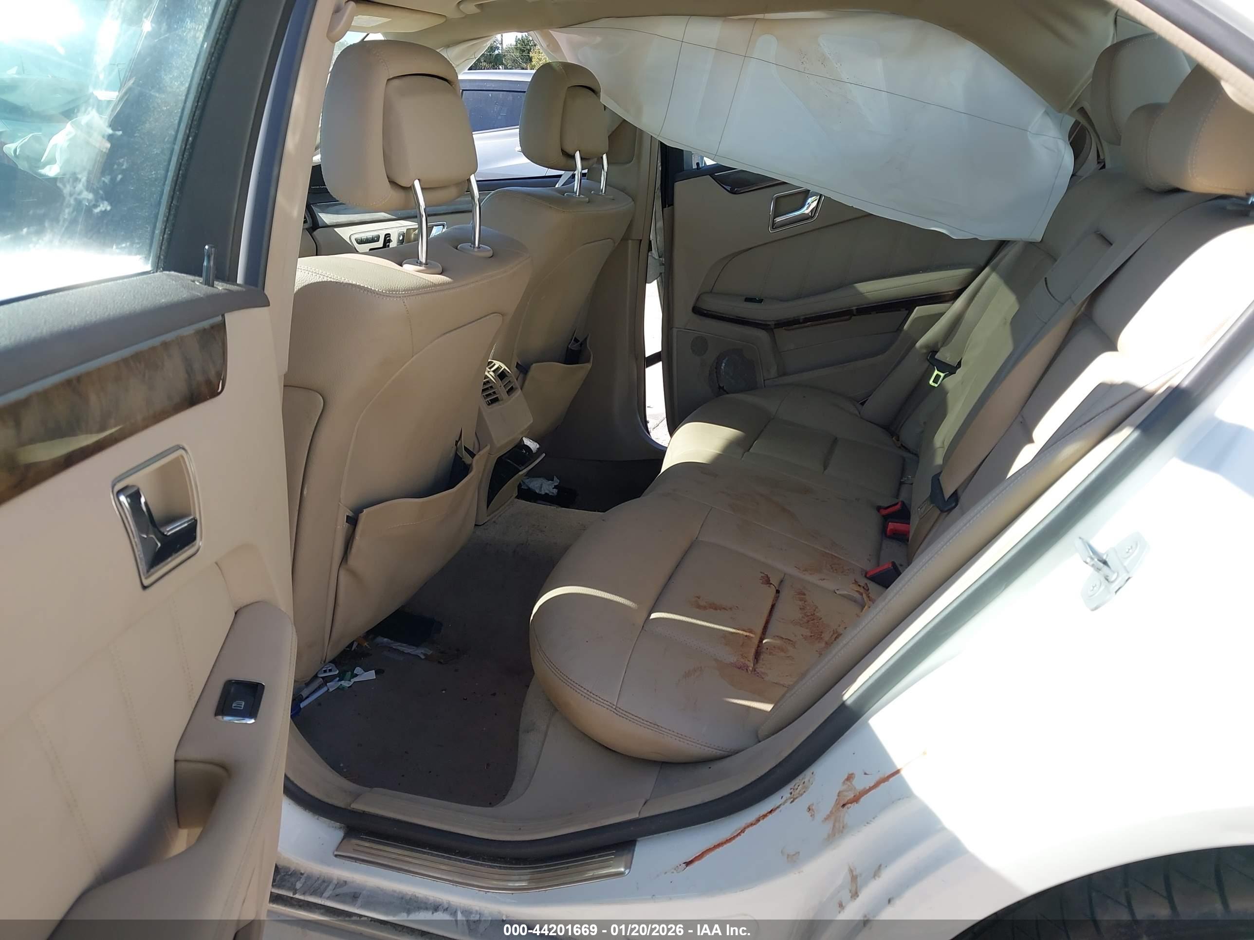 MERCEDES-BENZ E image 8