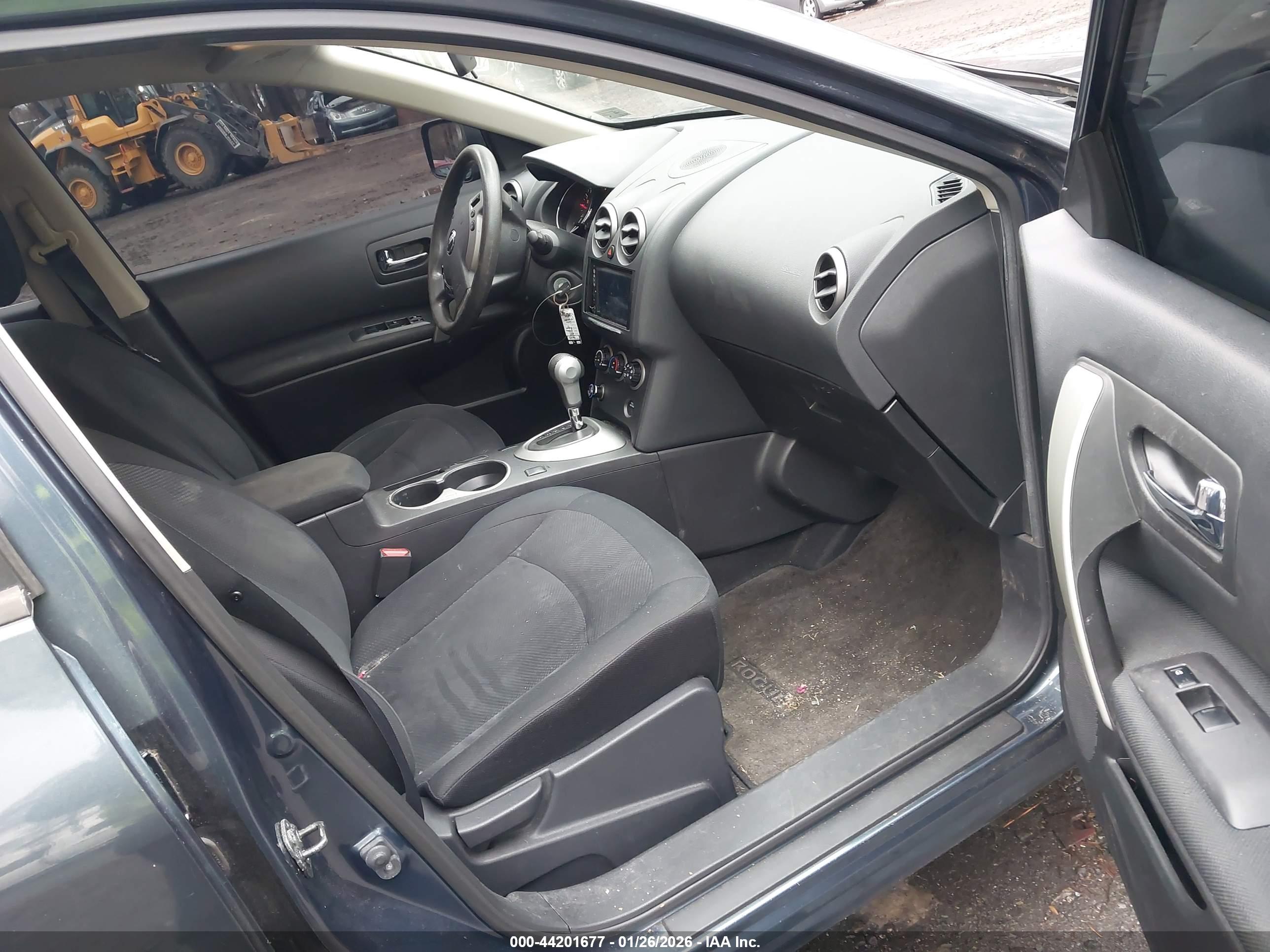 NISSAN ROGUE image 5