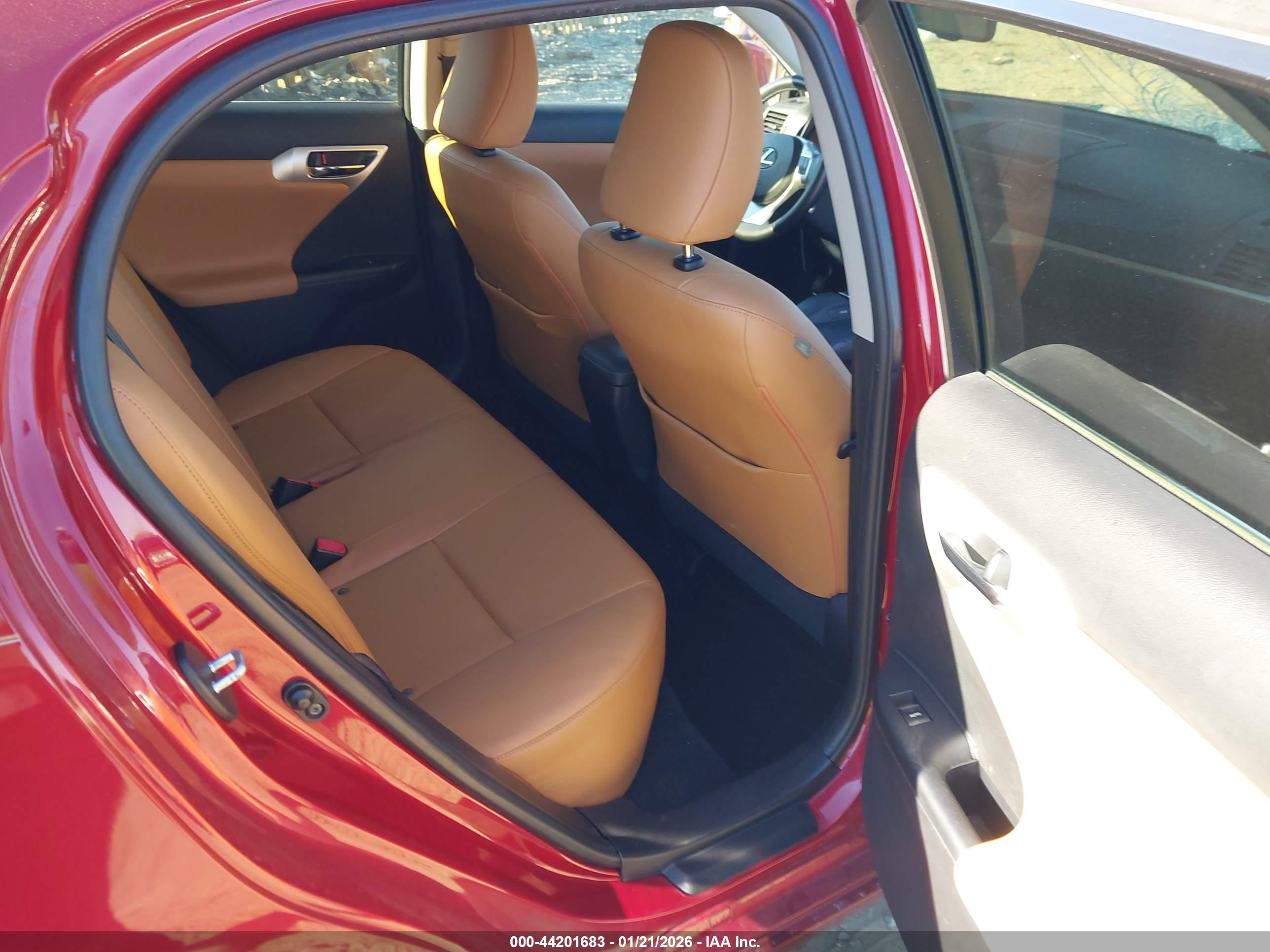 LEXUS CT image 8