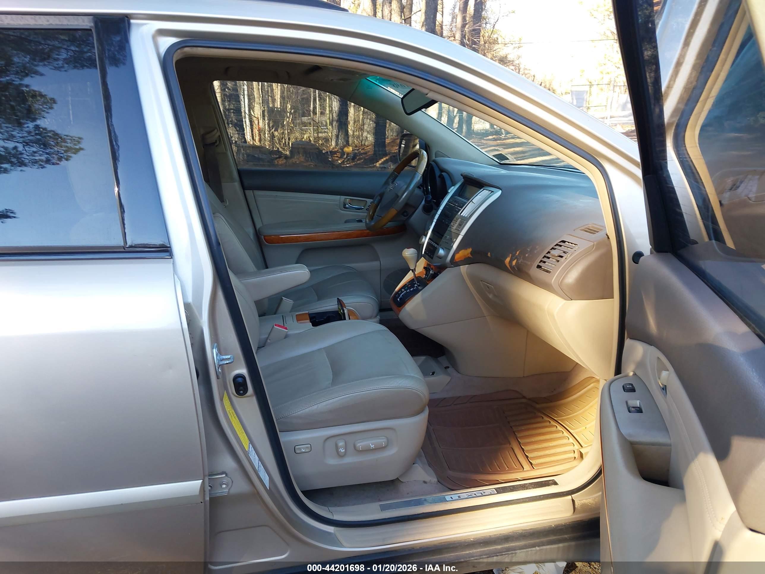 LEXUS RX image 5