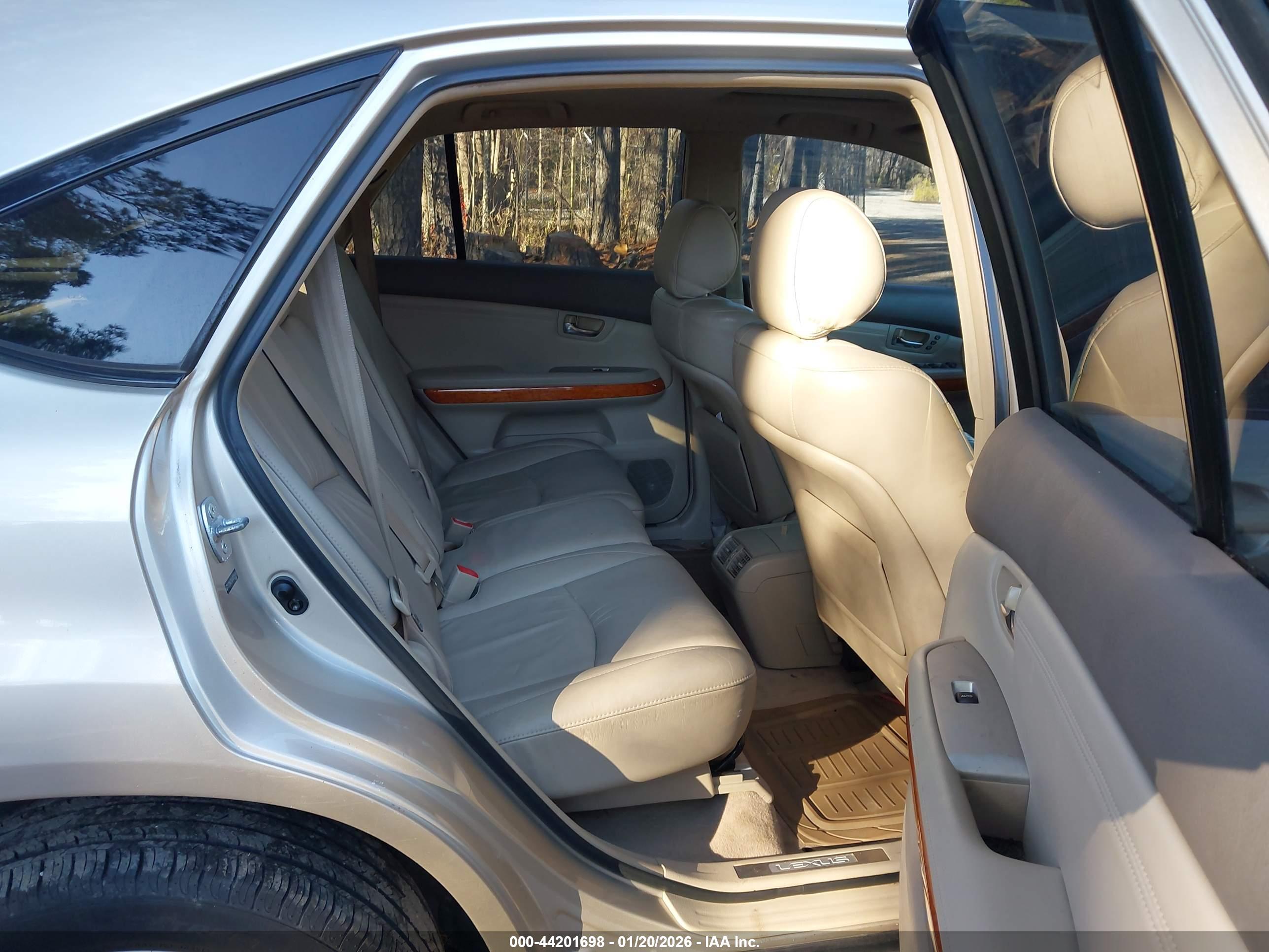 LEXUS RX image 8