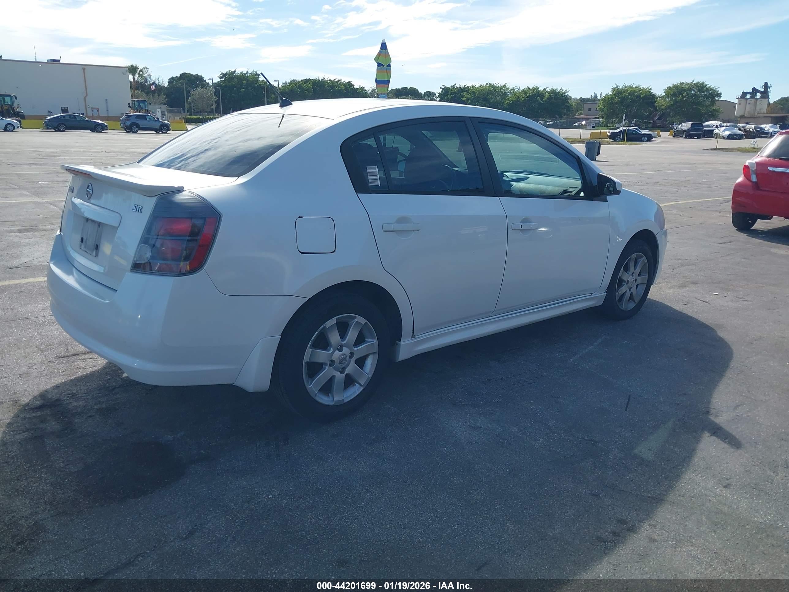NISSAN SENTRA image 4