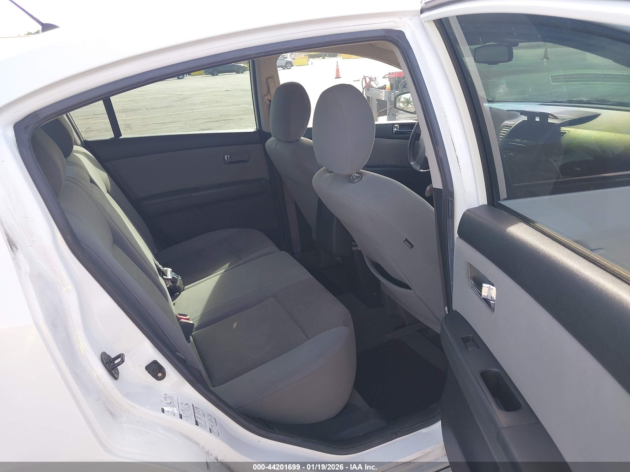 NISSAN SENTRA image 8
