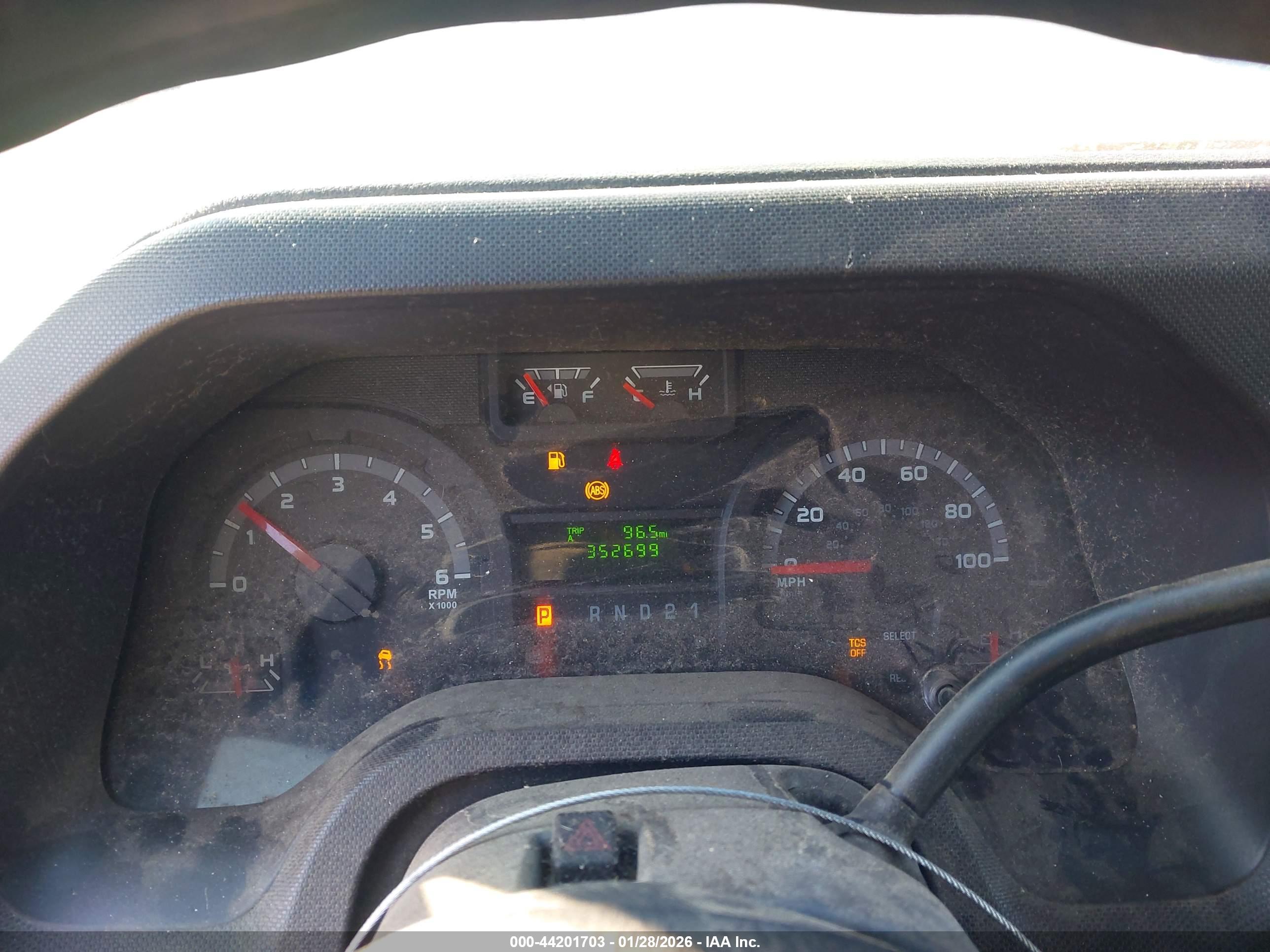 FORD E-250 image 7