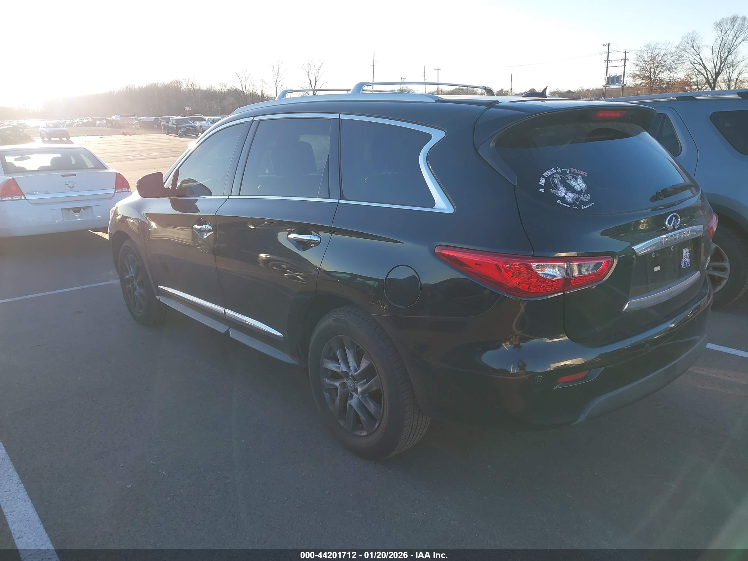 INFINITI JX35 image 3