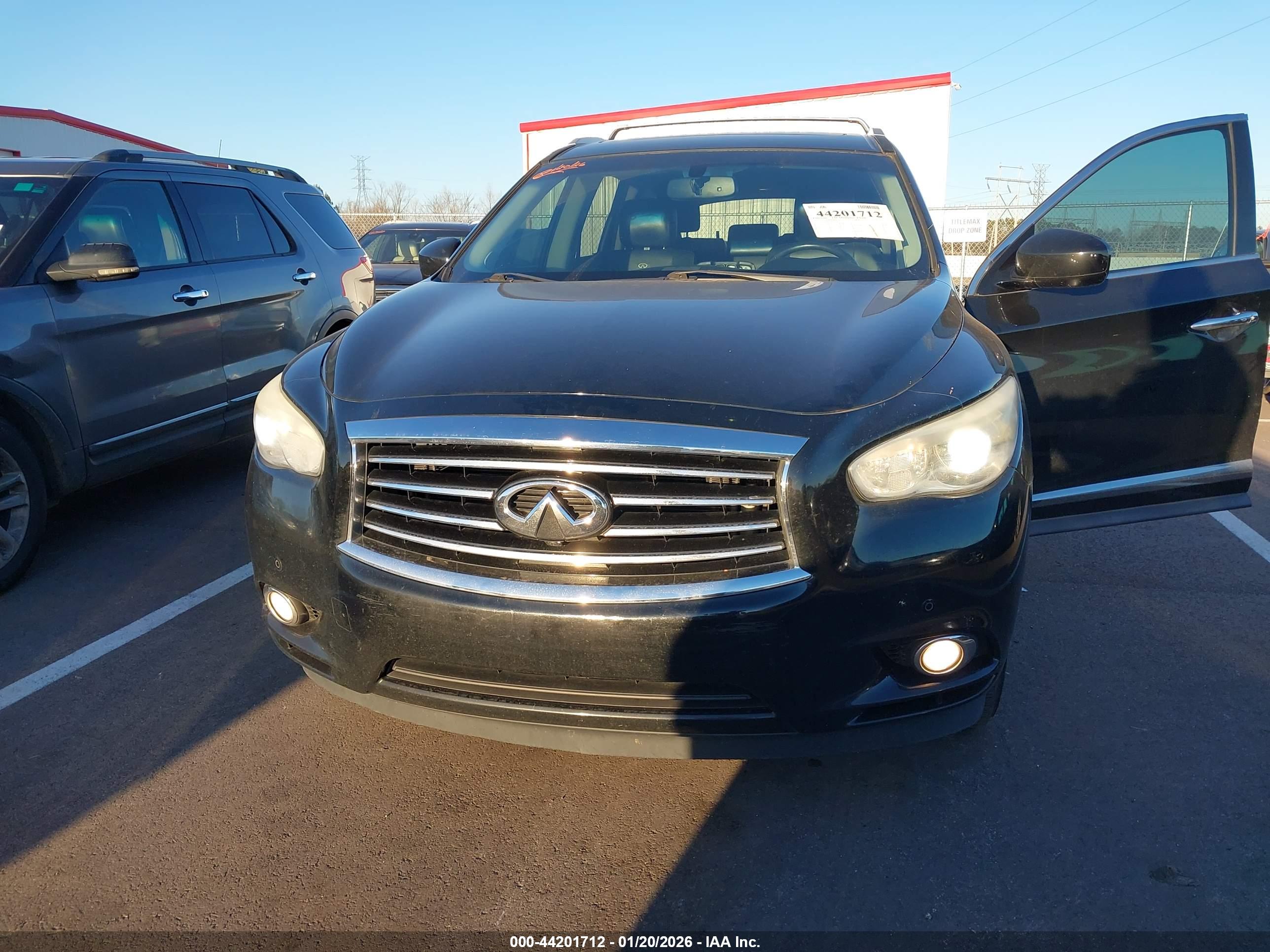 INFINITI JX35 image 6
