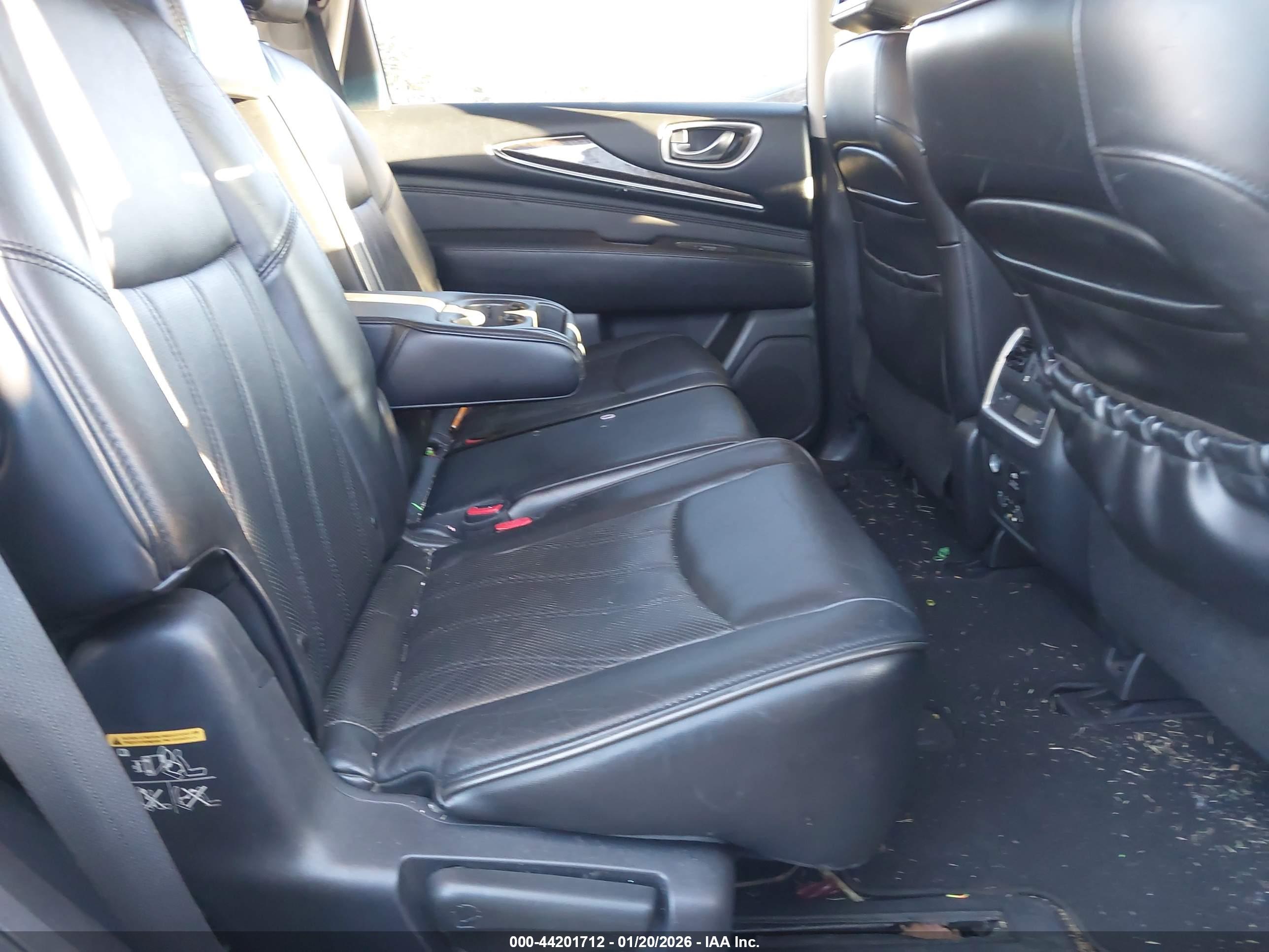 INFINITI JX35 image 8