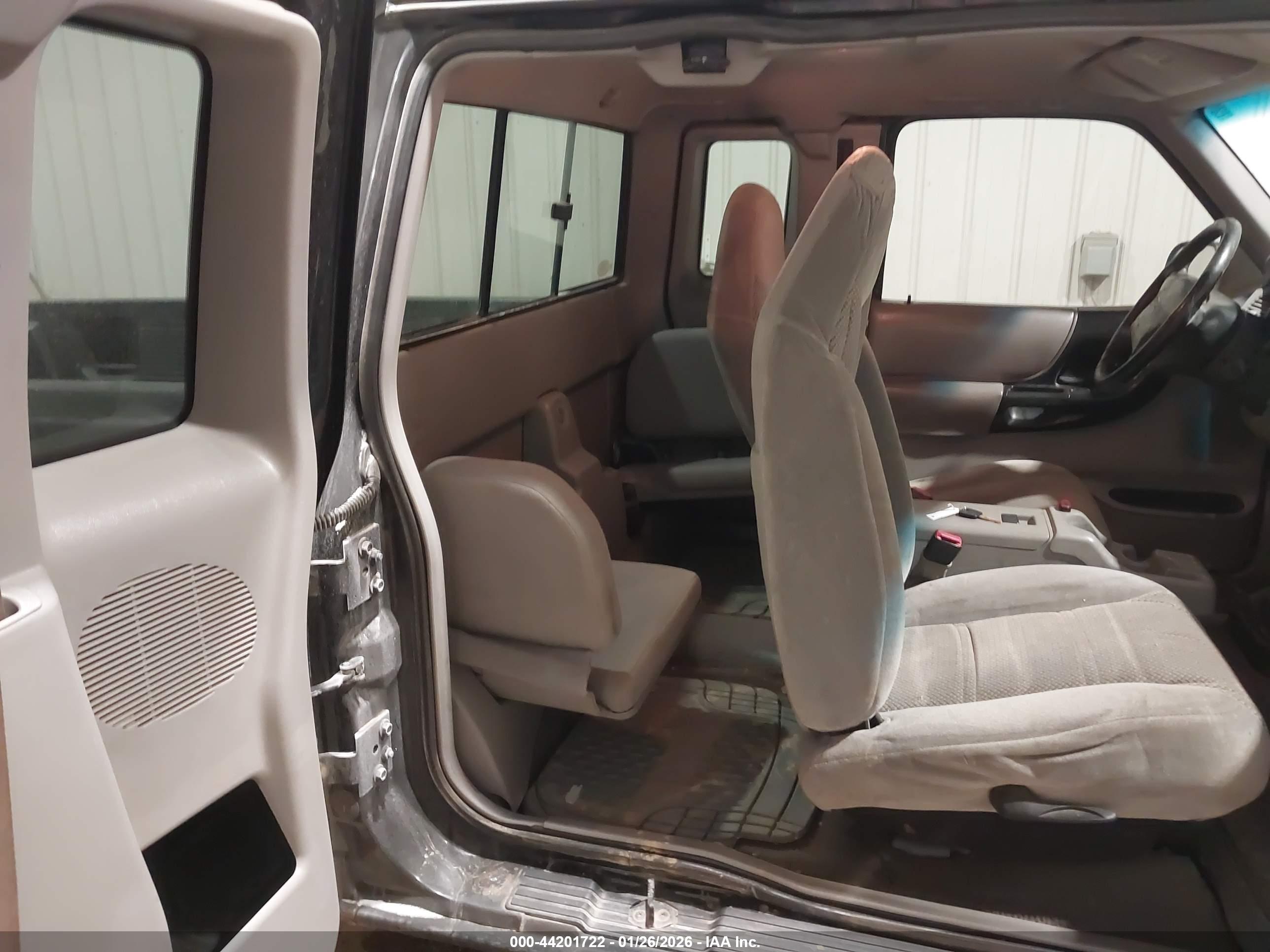 FORD RANGER image 8