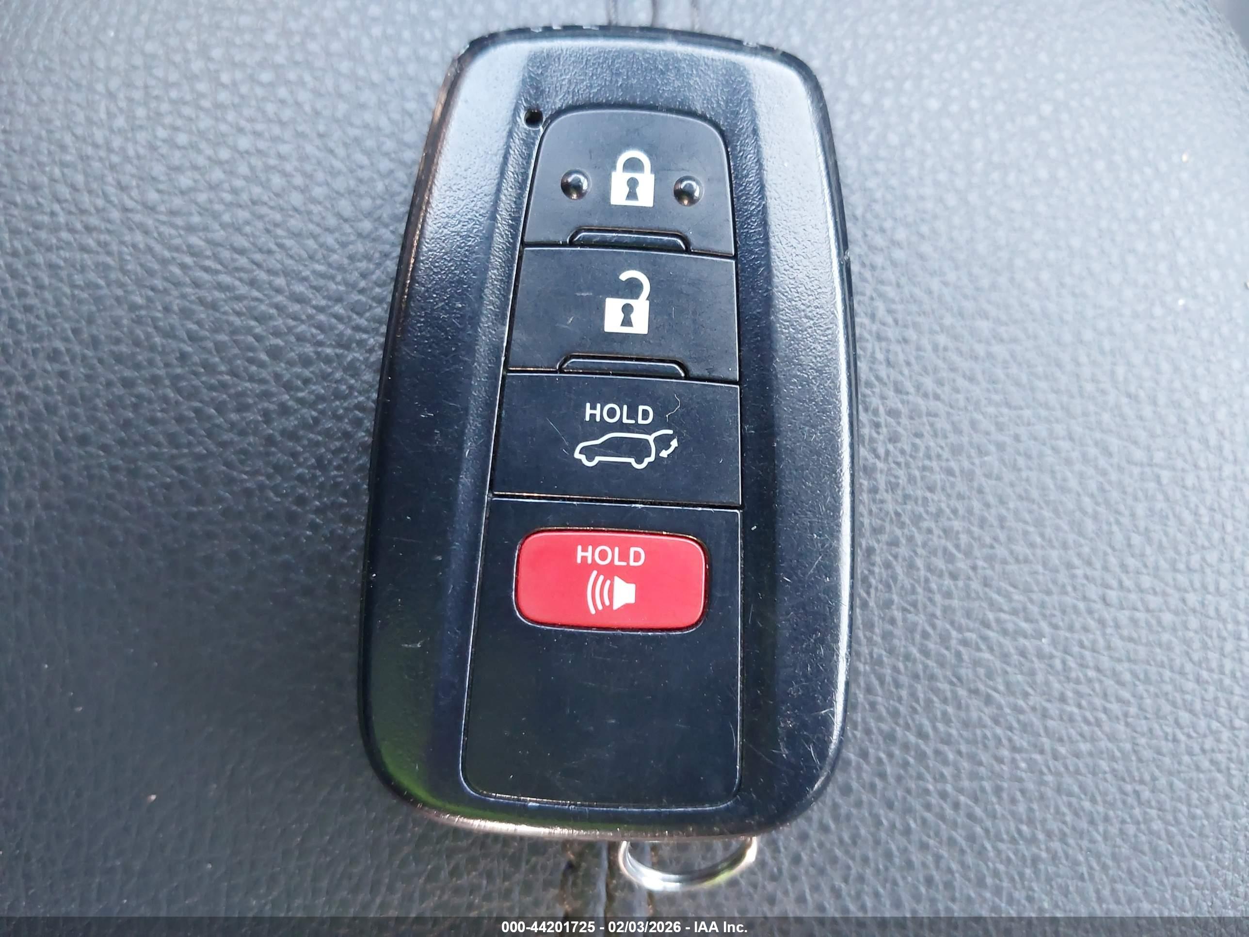 TOYOTA RAV4 image 11