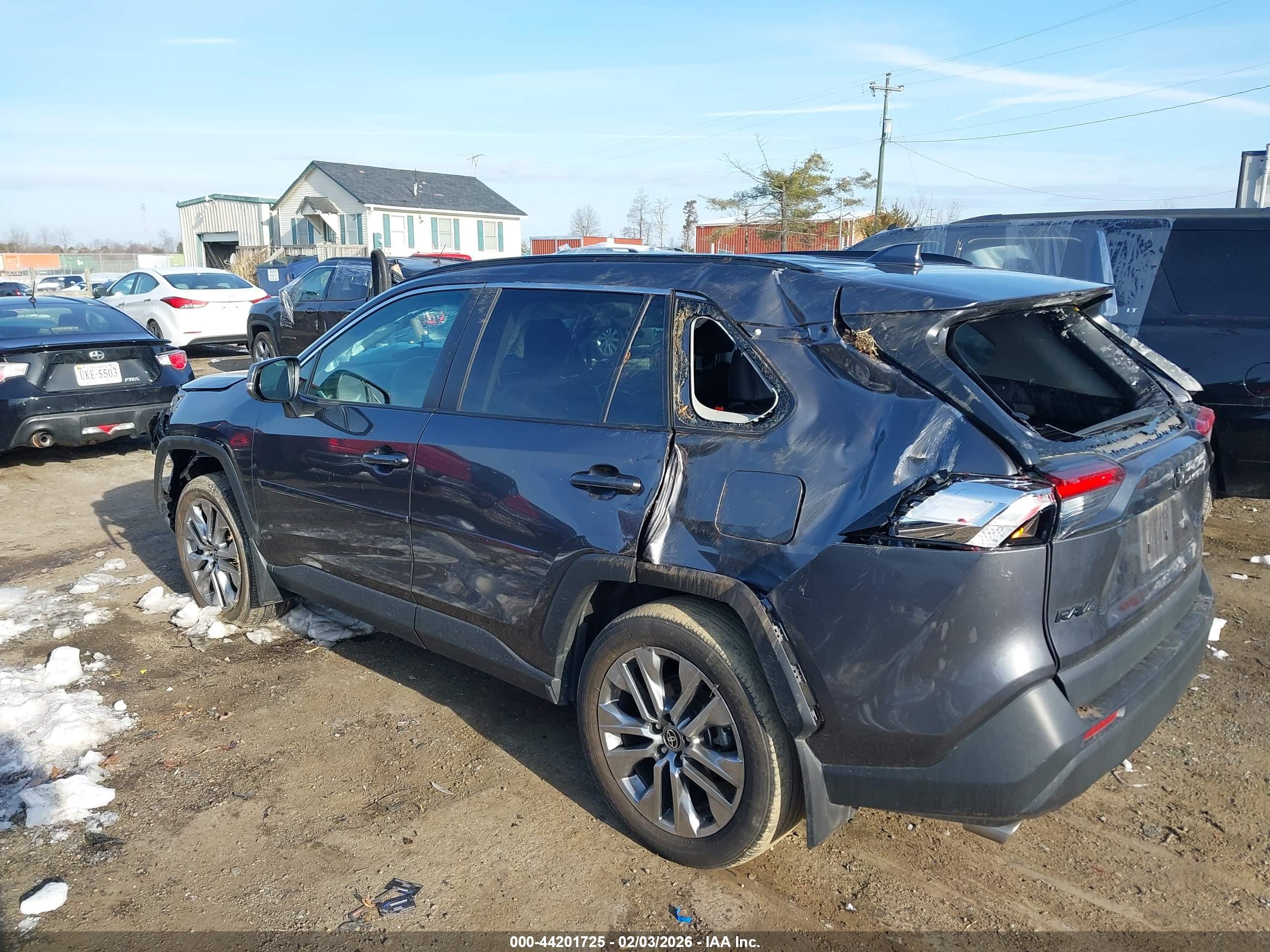 TOYOTA RAV4 image 3