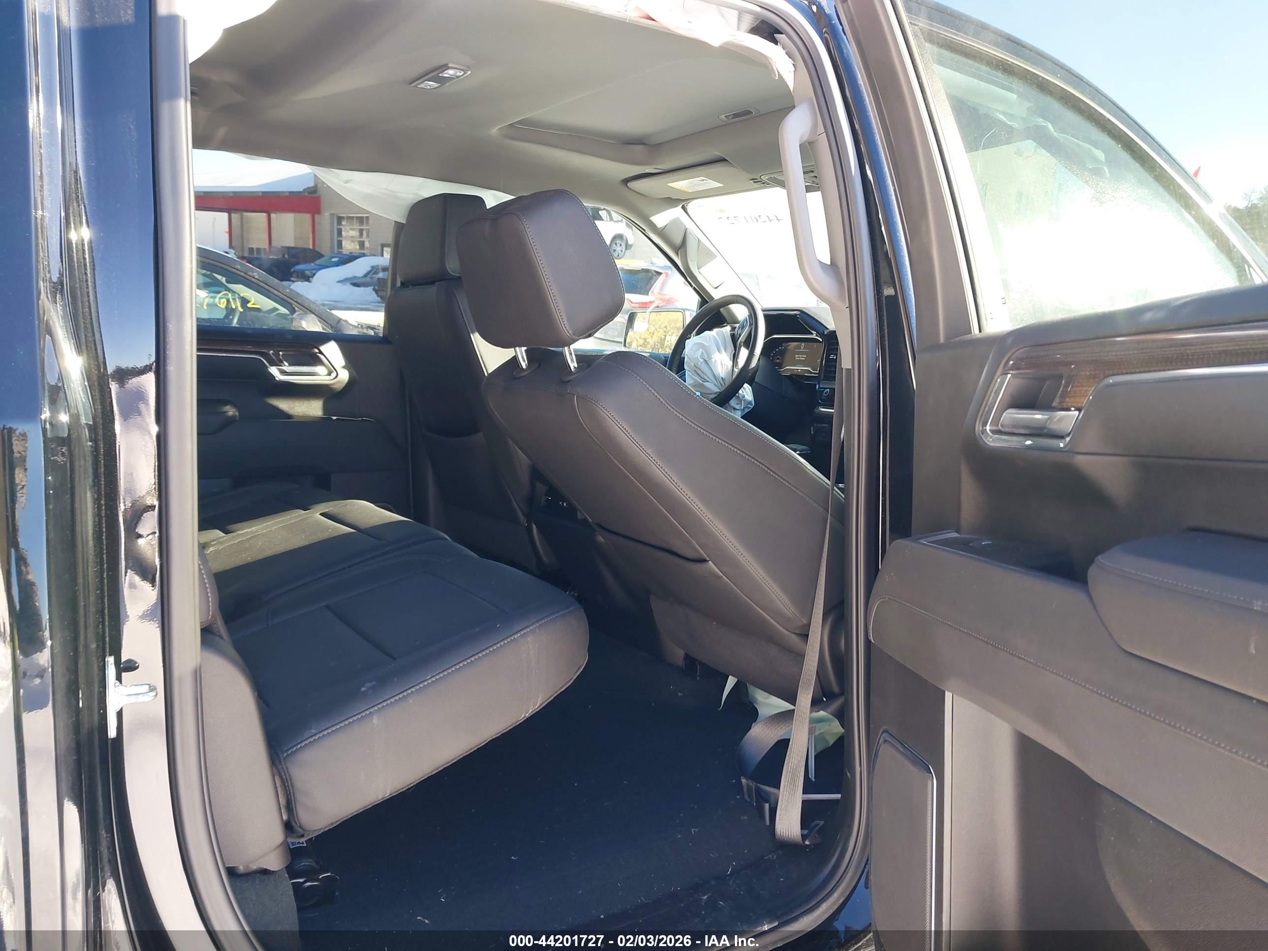 CHEVROLET SILVERADO image 8
