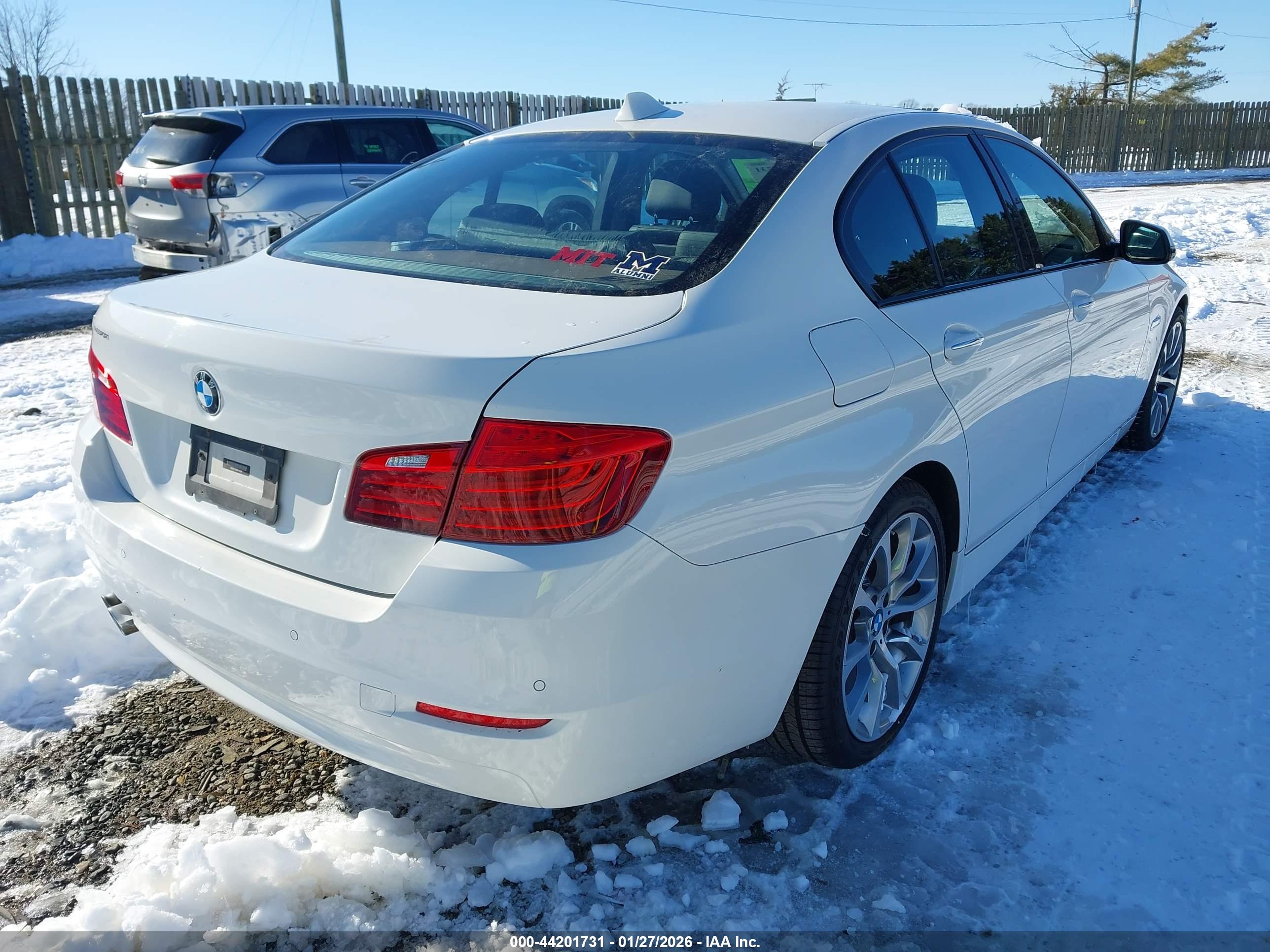 BMW 528I image 4