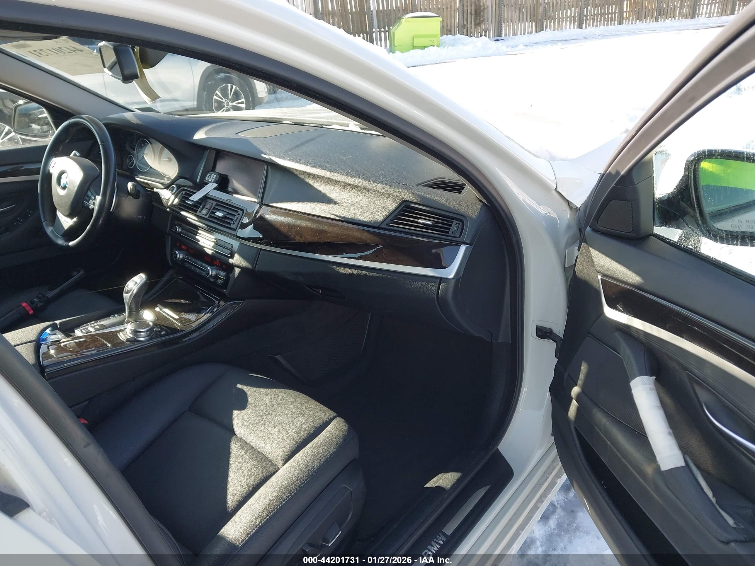 BMW 528I image 5