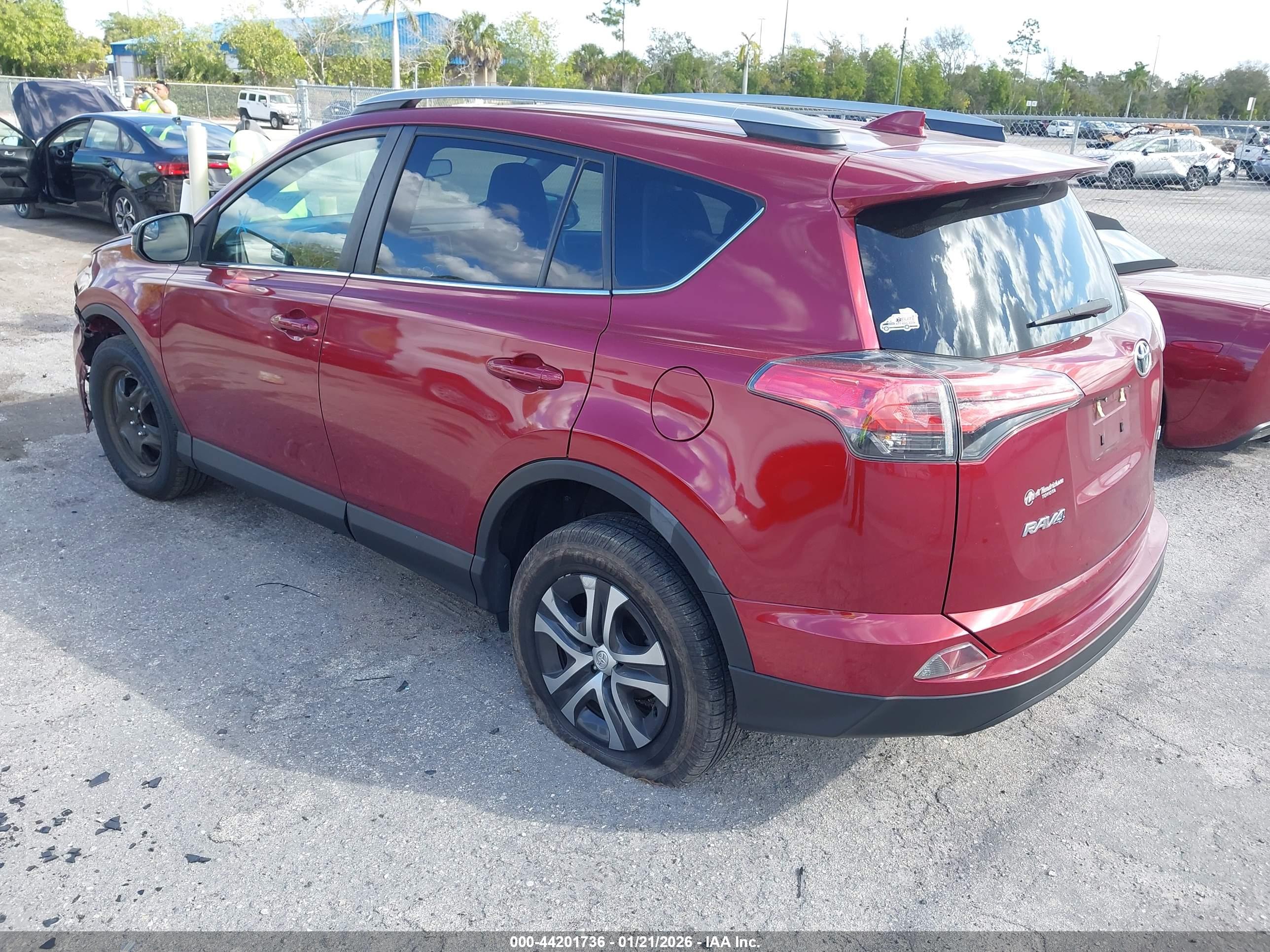TOYOTA RAV4 image 3