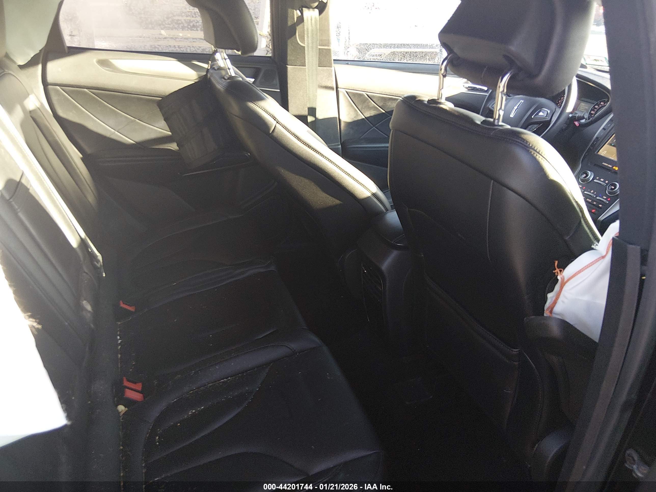 LINCOLN MKC image 8