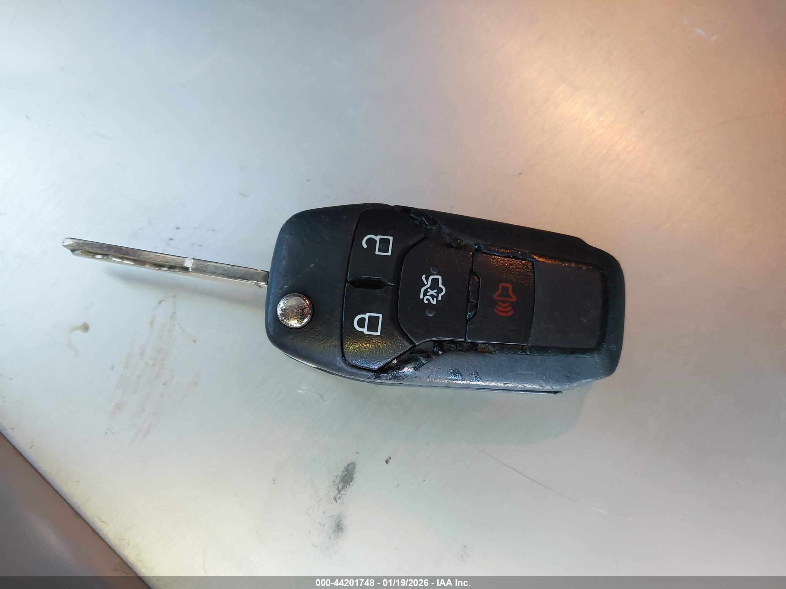 FORD FUSION image 11