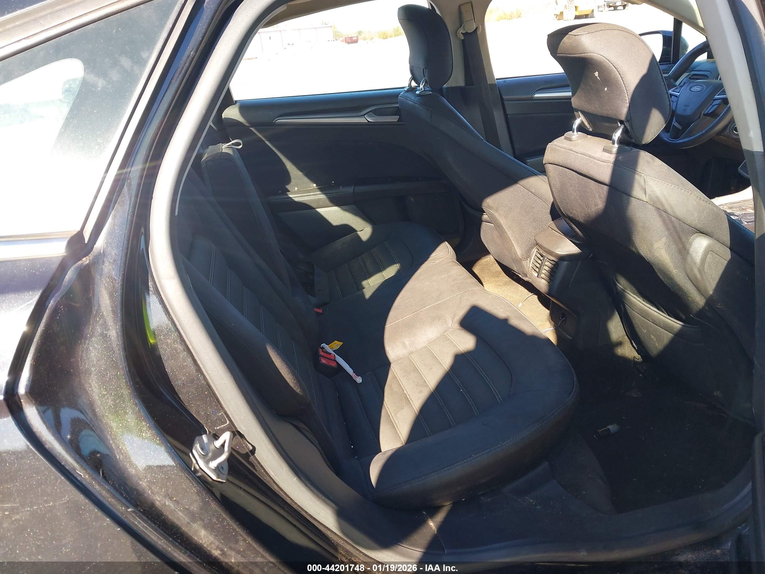 FORD FUSION image 8